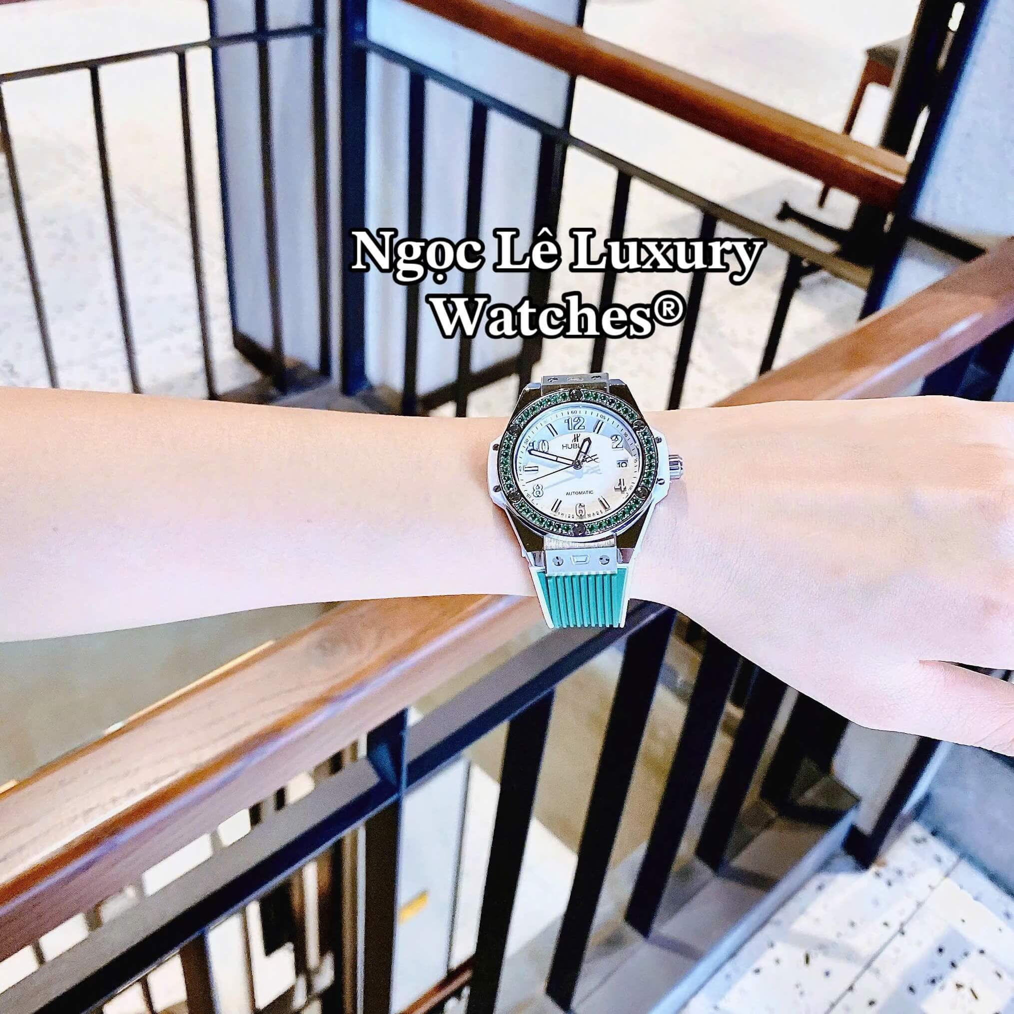 Đồng Hồ Nữ Hublot Big Bang Dây Cao Su Xanh Lá Đậm Đính Đá Cùng Tone Size 39mm Vỏ Silver