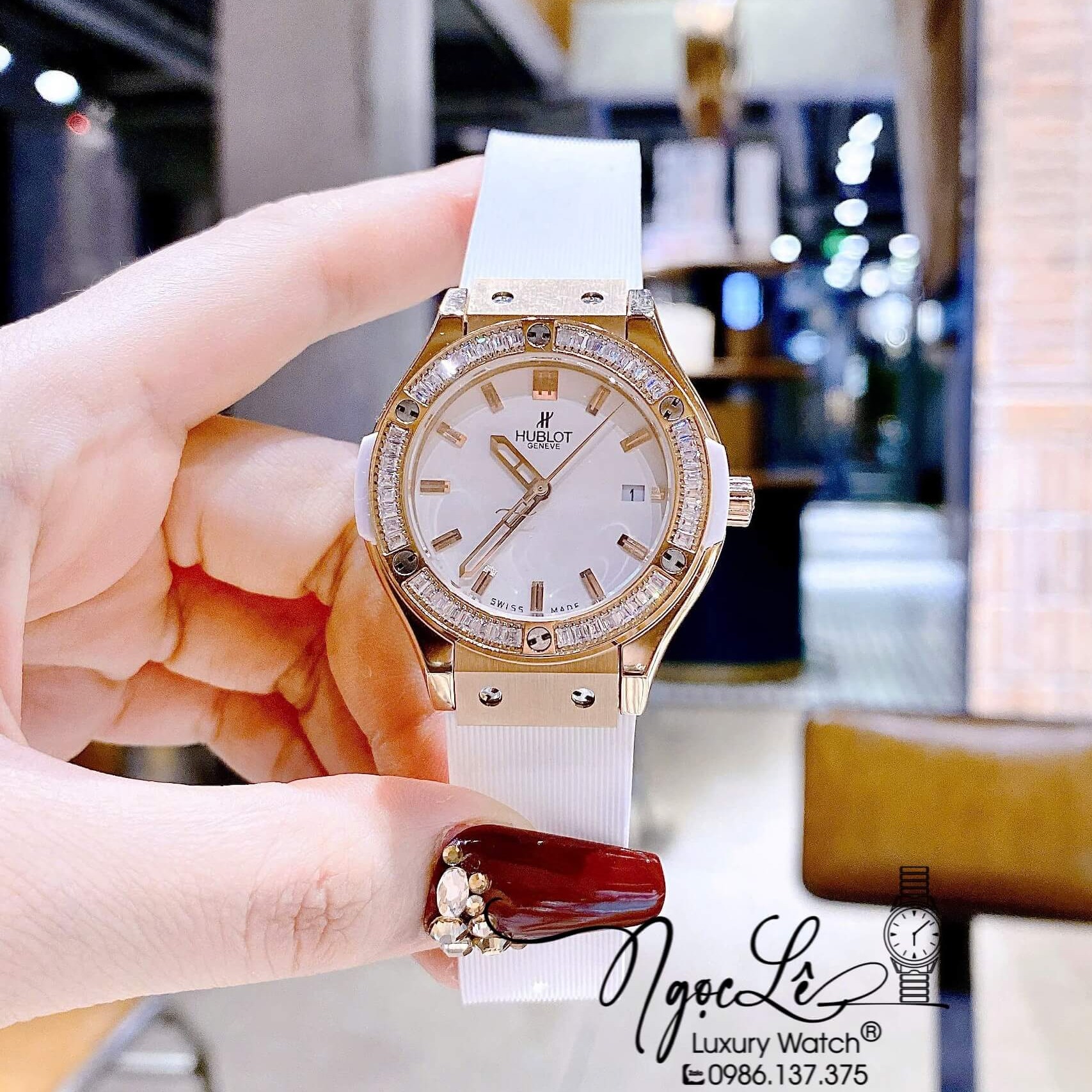 Đồng Hồ Nữ Hublot Classic Fusion Cao Su Trắng Đính Đá Rose Size 34mm - Máy Quartz