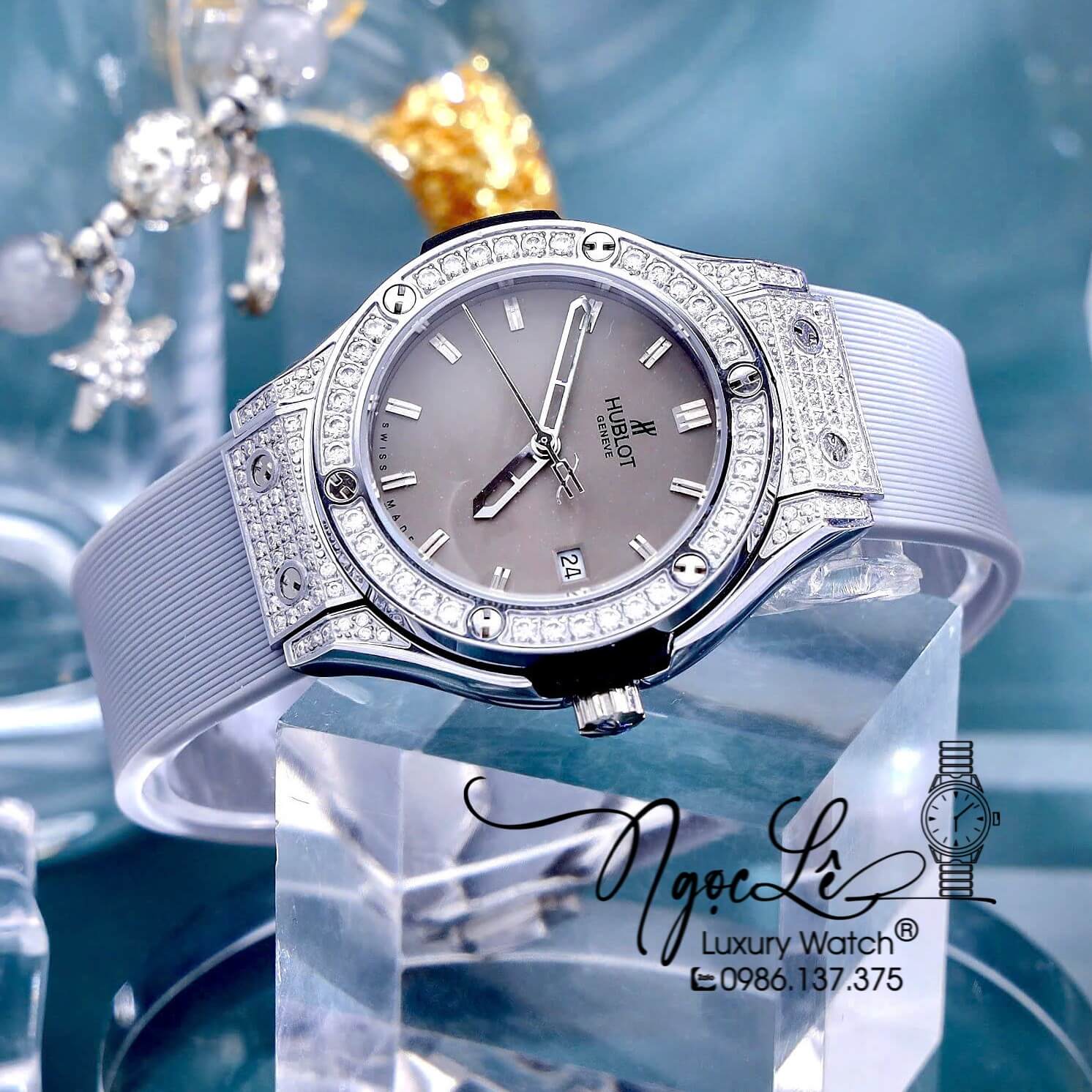 Đồng Hồ Nữ Hublot Classic Fusion Cao Su Xám Đính Đá Silver Size 34mm - Máy Quartz