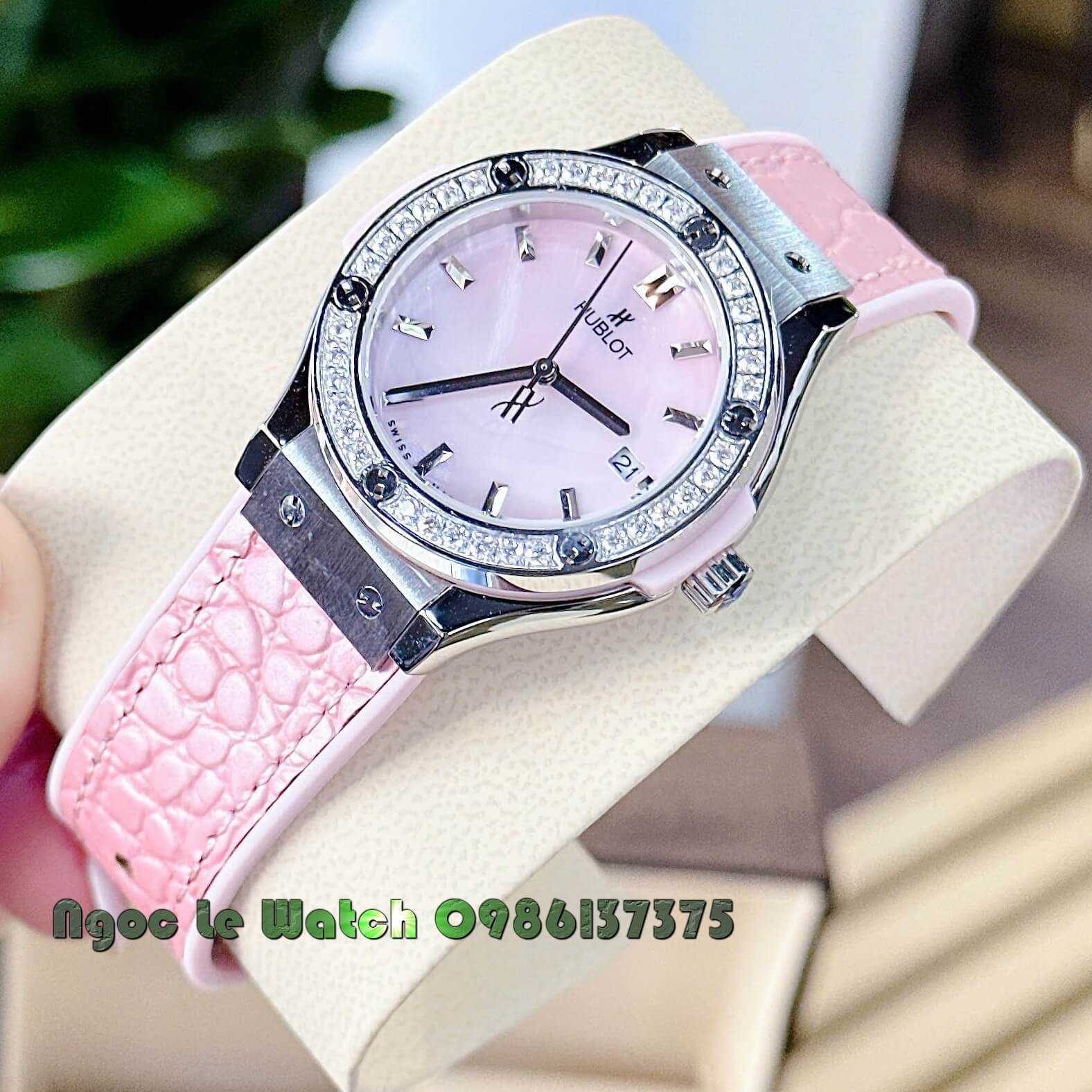 Đồng Hồ Nữ Hublot Classic Fusion Dây Cao Su Bọc Da Hồng Đính Đá Silver Size 34mm - Máy Quartz