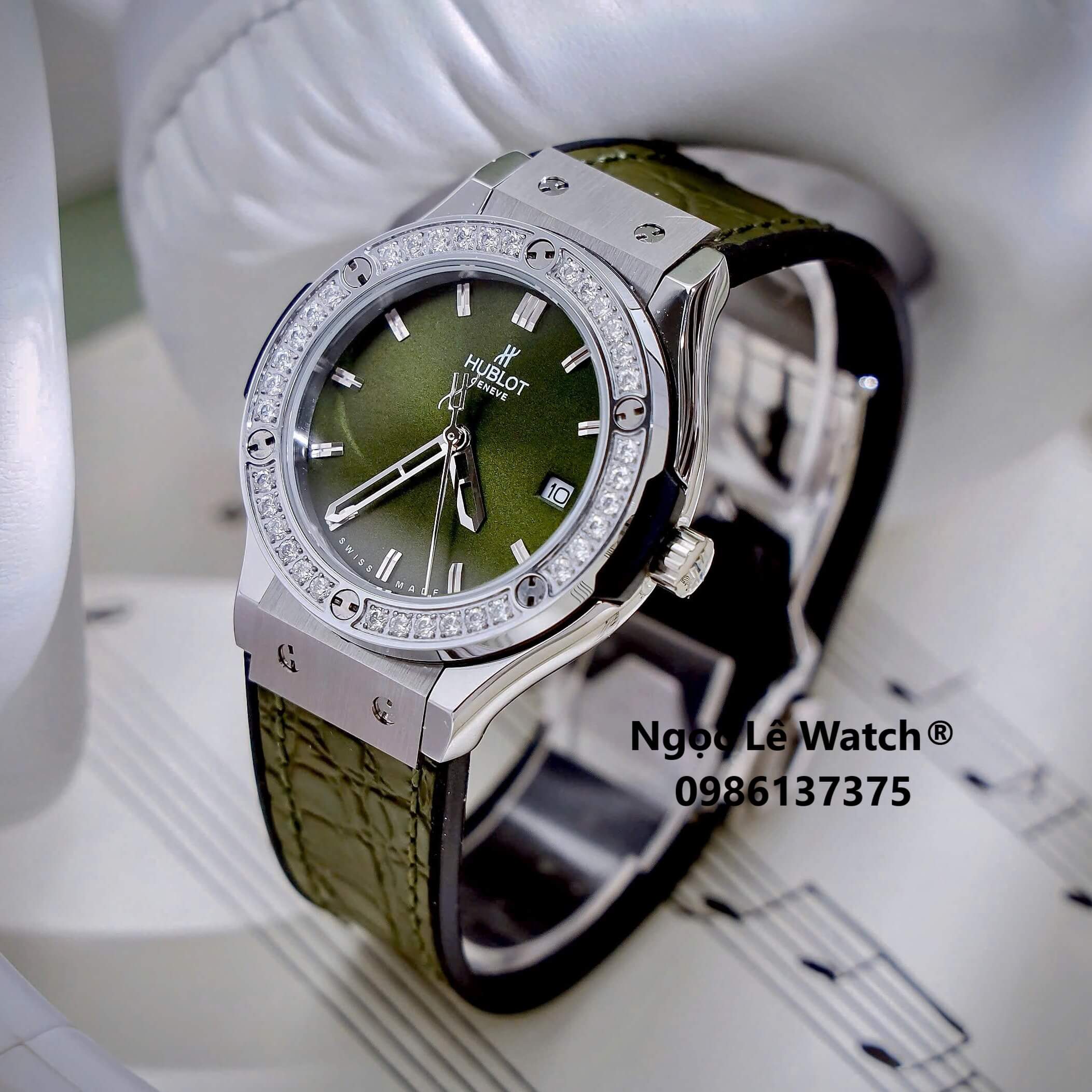 Đồng Hồ Nữ Hublot Classic Fusion Dây Cao Su Bọc Da Màu Xanh Rêu Đính Đá Silver Size 34mm - Máy Quartz