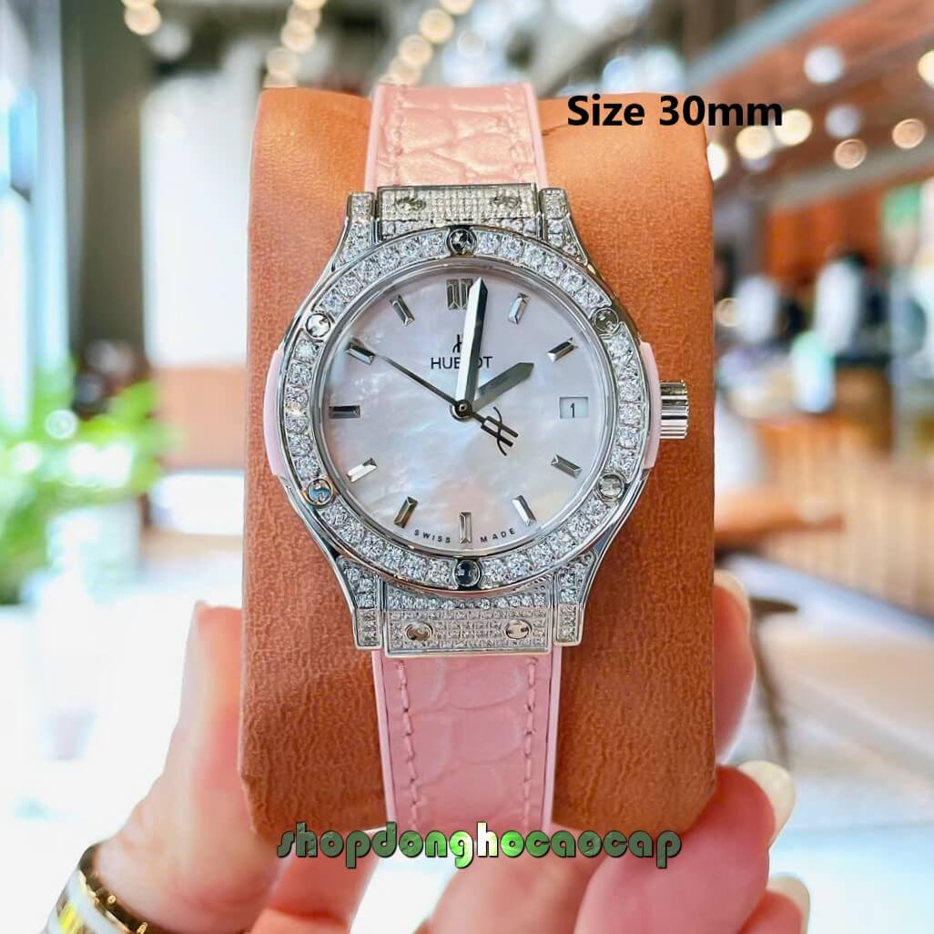Đồng Hồ Nữ Hublot Classic Fusion Dây Cao Su Hồng Pastel Đính Đá Size 30mm Máy Pin Miyota Nhật - Vỏ Silver