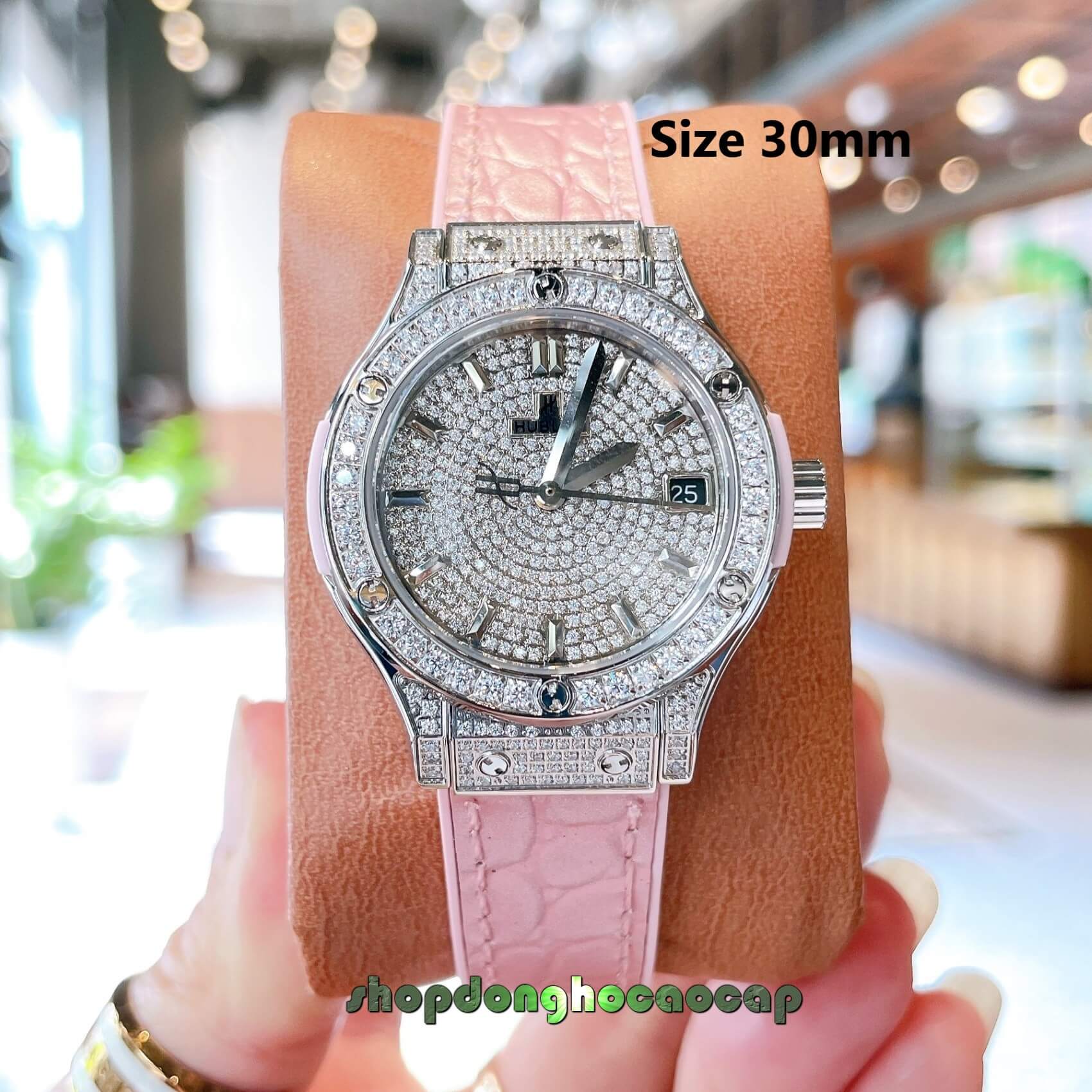 Đồng Hồ Nữ Hublot Classic Fusion Dây Cao Su Hồng Pastel Đính Đá Size 30mm Máy Pin Miyota Nhật - Vỏ Silver