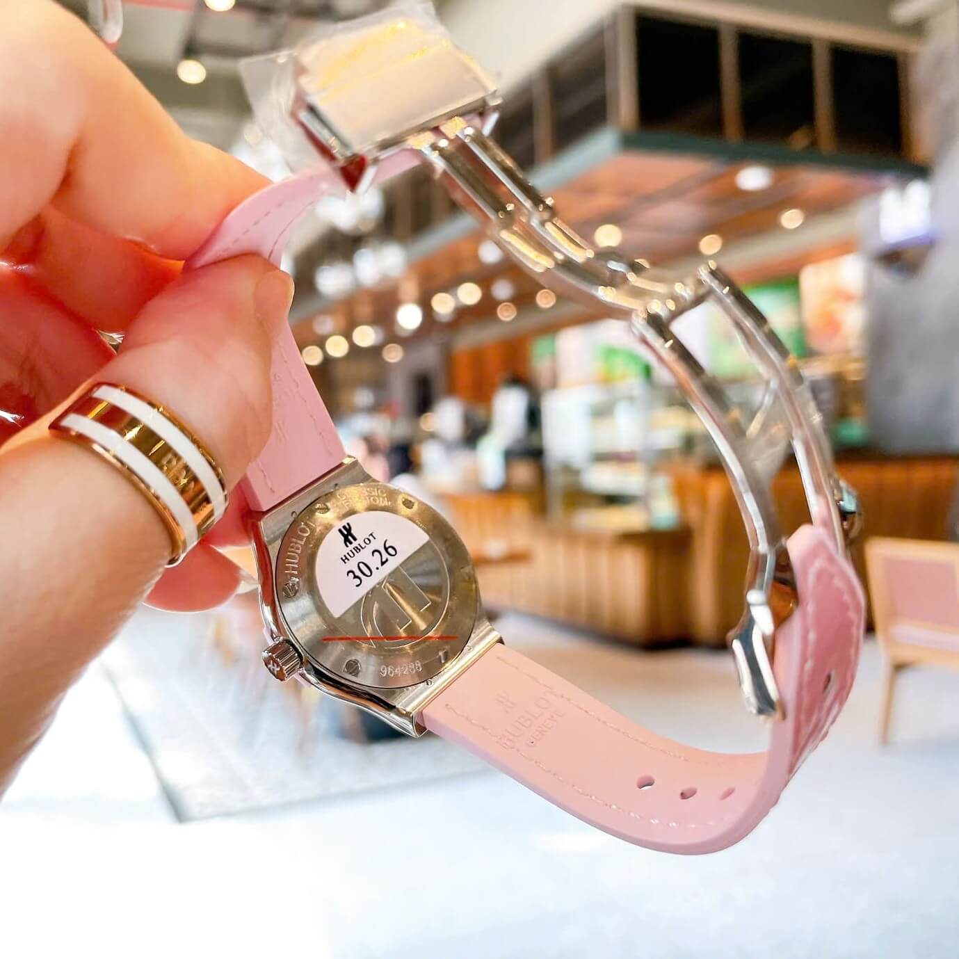 Đồng Hồ Nữ Hublot Classic Fusion Dây Cao Su Hồng Pastel Đính Đá Size 30mm Máy Pin Miyota Nhật - Vỏ Silver