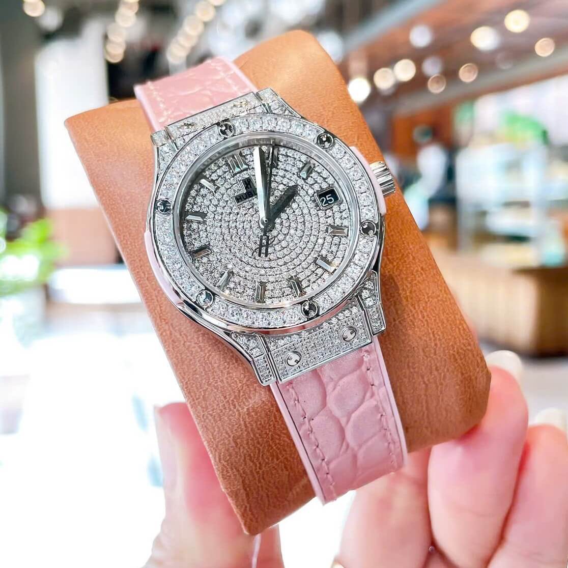 Đồng Hồ Nữ Hublot Classic Fusion Dây Cao Su Hồng Pastel Đính Đá Size 30mm Máy Pin Miyota Nhật - Vỏ Silver