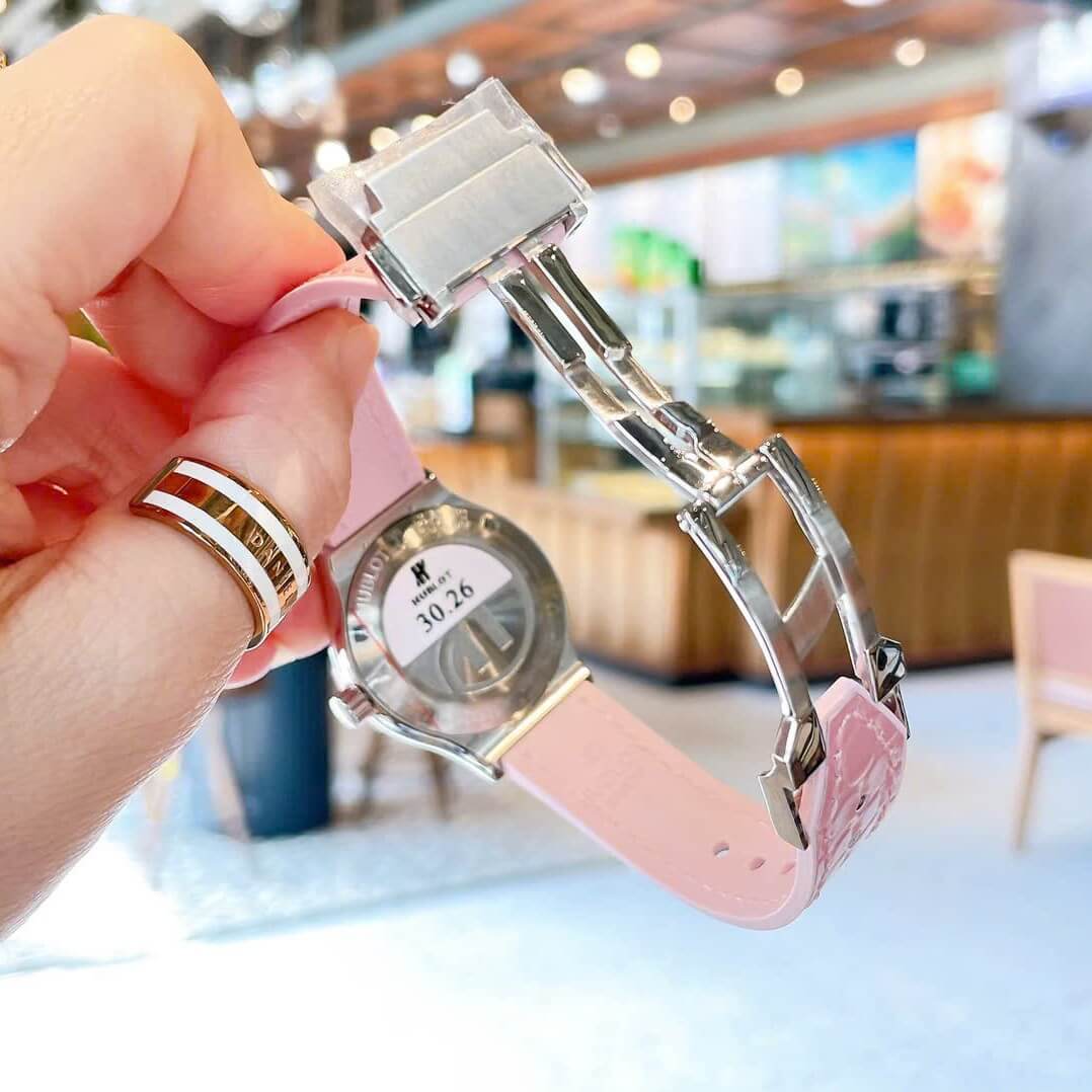 Đồng Hồ Nữ Hublot Classic Fusion Dây Cao Su Hồng Pastel Đính Đá Size 30mm Máy Pin Miyota Nhật - Vỏ Silver