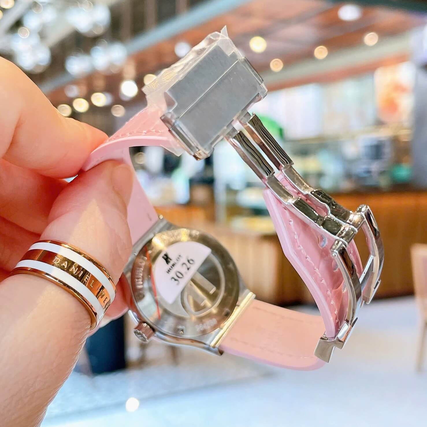 Đồng Hồ Nữ Hublot Classic Fusion Dây Cao Su Hồng Pastel Viền Đá Size 30mm Máy Pin Miyota Nhật - Vỏ Silver