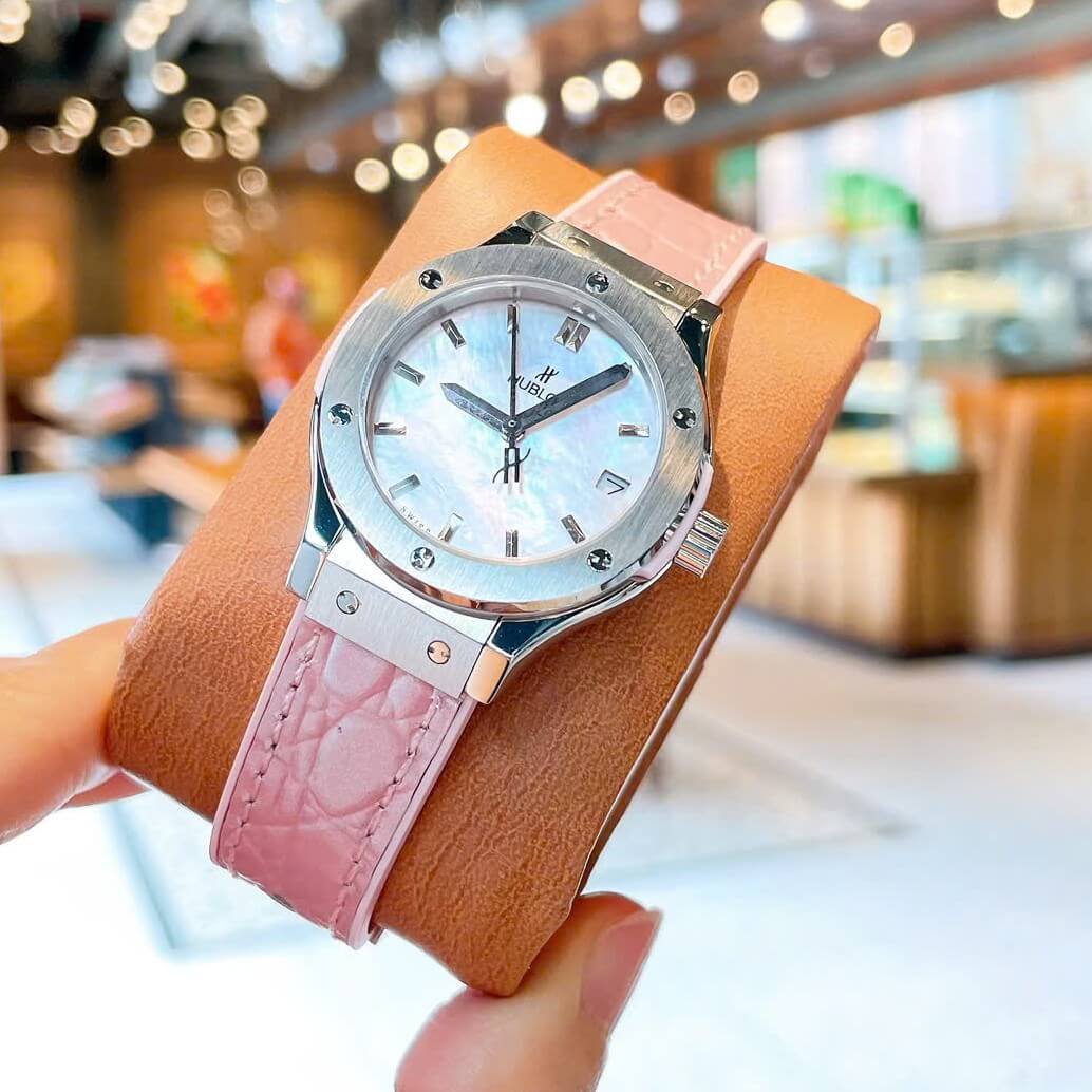 Đồng Hồ Nữ Hublot Classic Fusion Dây Cao Su Hồng Pastel Viền Trơn Size 30mm Máy Pin Miyota Nhật - Vỏ Silver