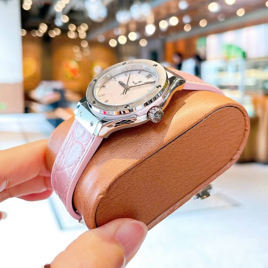 Đồng Hồ Nữ Hublot Classic Fusion Dây Cao Su Hồng Pastel Viền Trơn Size 30mm Máy Pin Miyota Nhật - Vỏ Silver