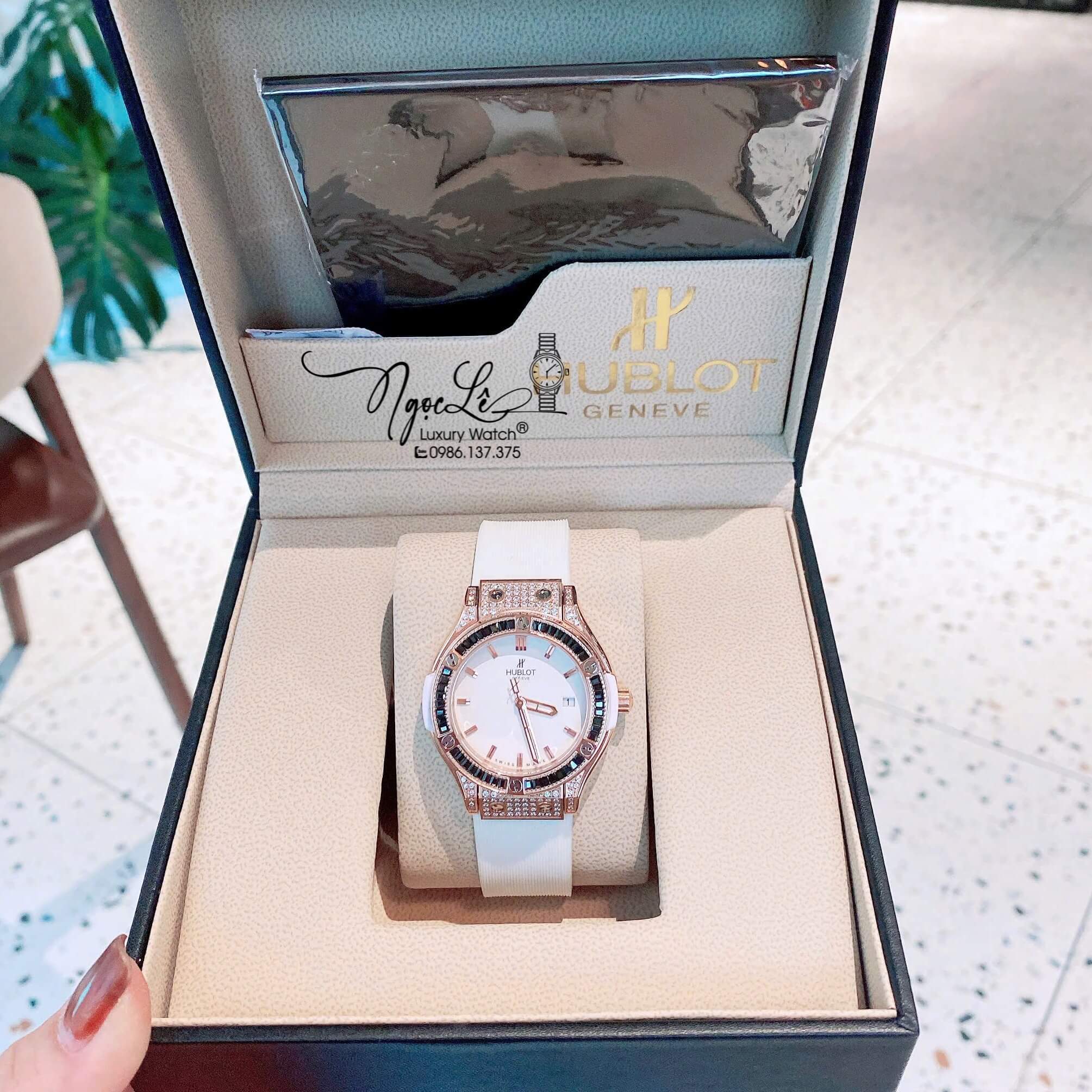 Đồng Hồ Nữ Hublot Classic Fusion Dây Cao Su Màu Trắng Vỏ Rose Viền Đá Đen Size 34mm - Máy Quartz
