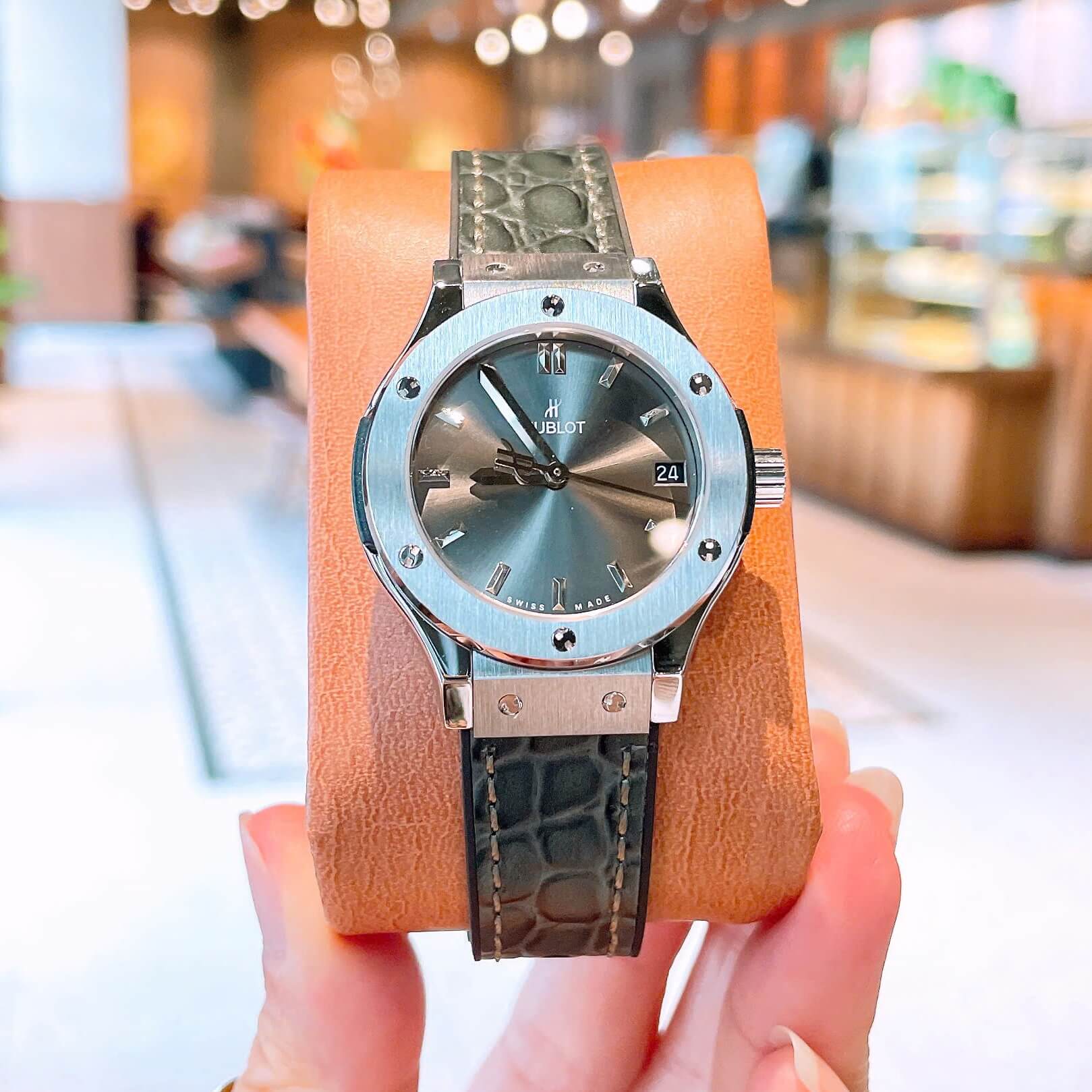 Đồng Hồ Nữ Hublot Classic Fusion Dây Cao Su Màu Xám Viền Trơn Size 30mm Máy Pin Miyota Nhật - Vỏ Silver
