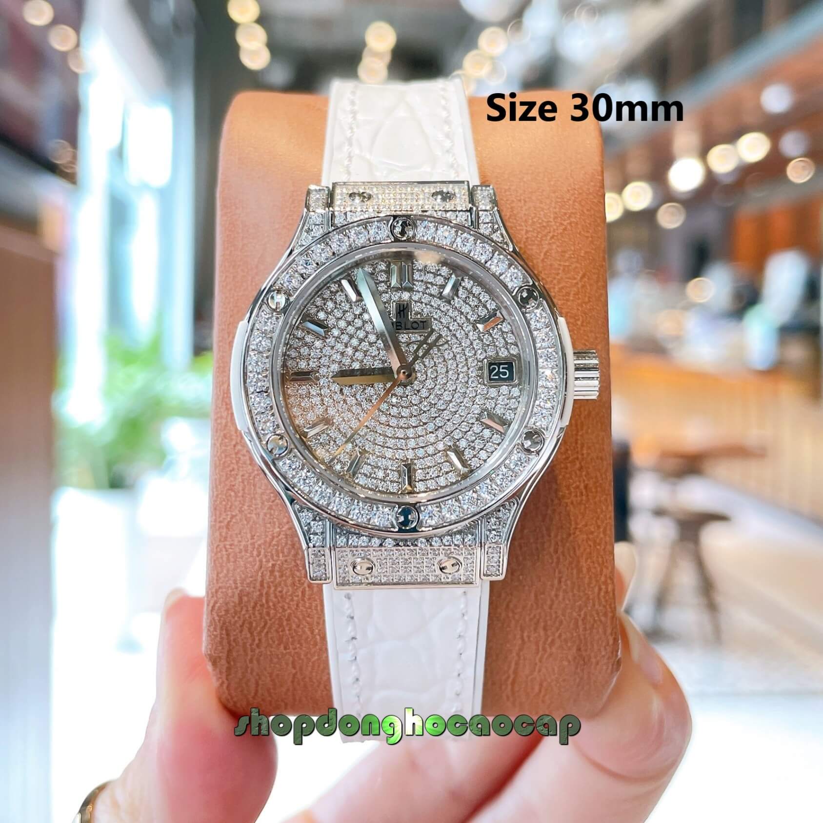 Đồng Hồ Nữ Hublot Classic Fusion Dây Cao Su Trắng Đính Đá Size 30mm Máy Pin Miyota Nhật - Vỏ Silver