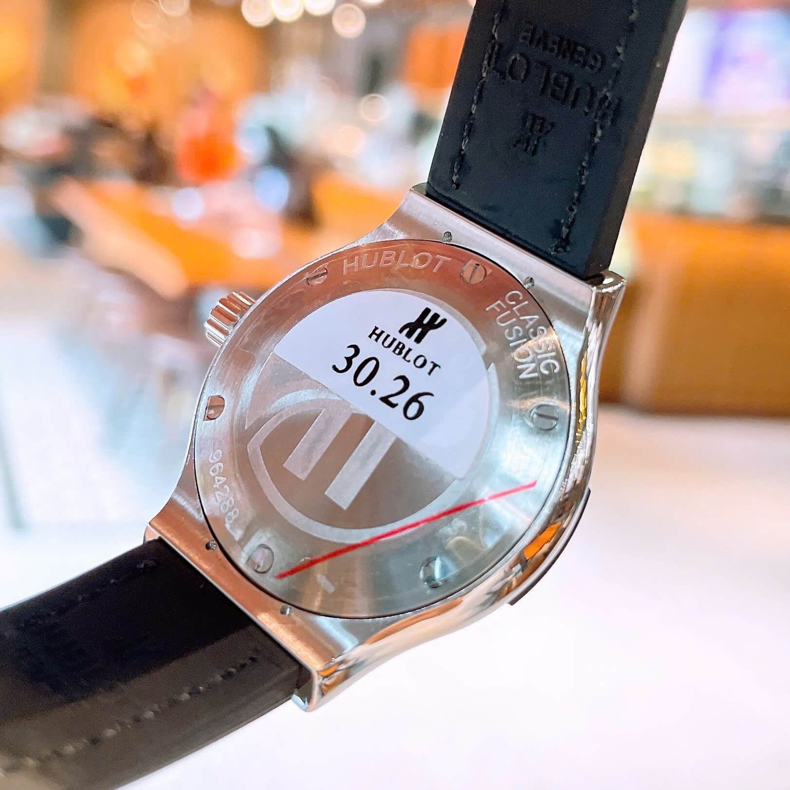 Đồng Hồ Nữ Hublot Classic Fusion Dây Cao Su Màu Xám Đính Đá Size 30mm Máy Pin Miyota Nhật - Vỏ Silver