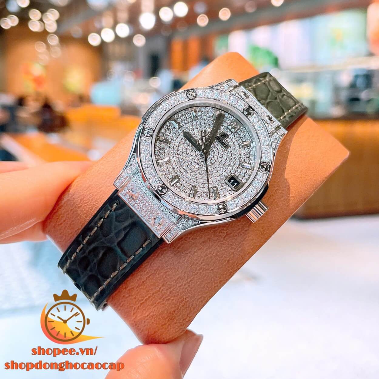 Đồng Hồ Nữ Hublot Classic Fusion Dây Cao Su Xám Đính Đá Size 30mm Máy Pin Miyota Nhật - Vỏ Silver