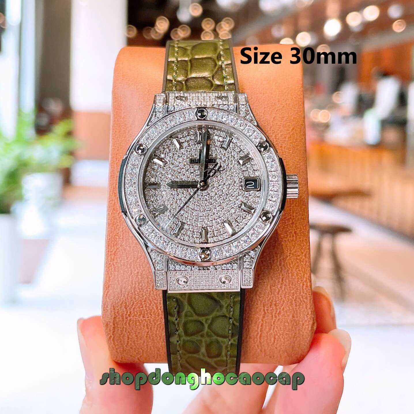 Đồng Hồ Nữ Hublot Classic Fusion Dây Cao Su Xanh Rêu Đính Đá Size 30mm Máy Pin Miyota Nhật - Vỏ Silver