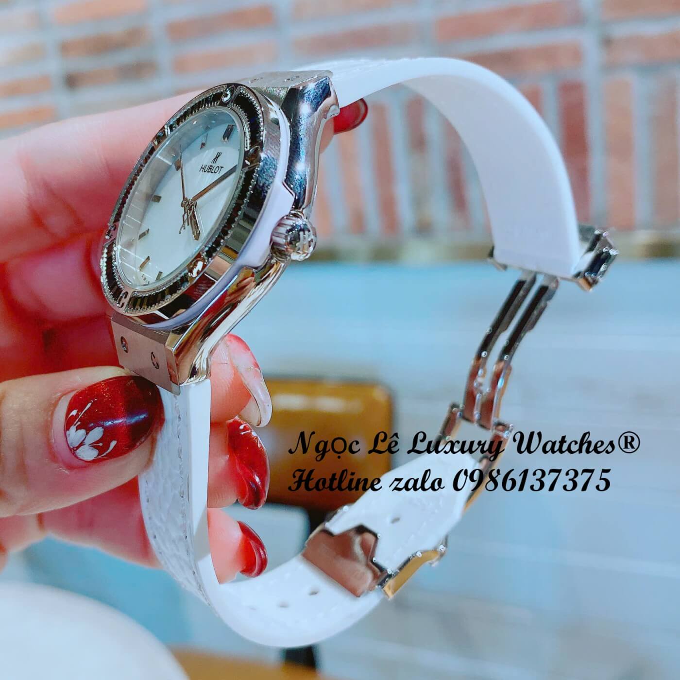 Đồng Hồ Nữ Hublot Classic Fusion Dây Da Trắng Viền Đá Đen Vỏ Silver Size 34mm - Máy Quartz