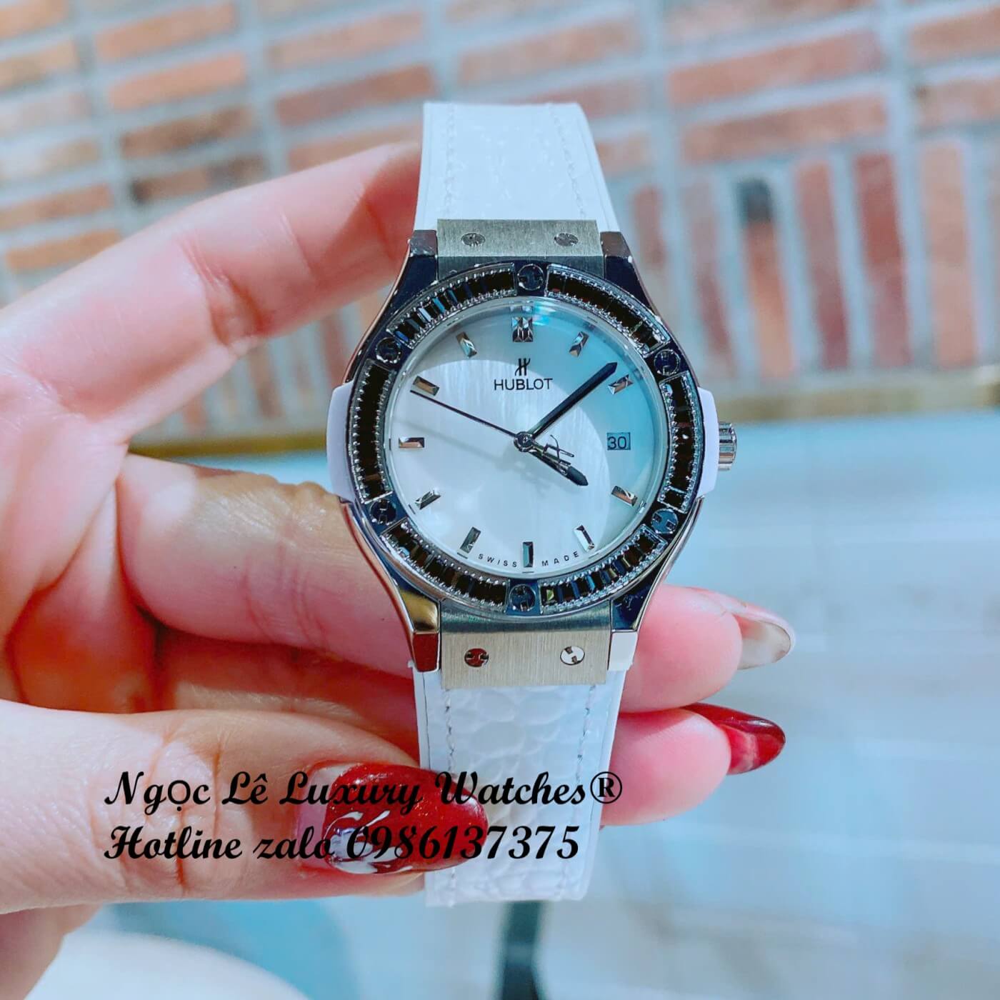Đồng Hồ Nữ Hublot Classic Fusion Dây Da Trắng Viền Đá Đen Vỏ Silver Size 34mm - Máy Quartz