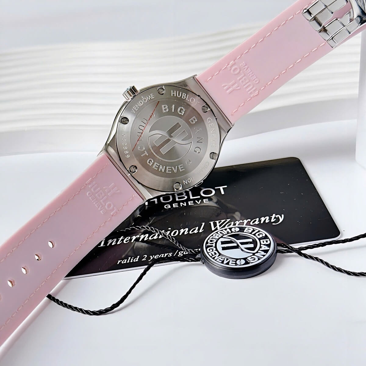 Đồng Hồ Nữ Hublot Classic Fusion Đính Đá Dây Cao Su Bọc Da Vân Hồng Vỏ Silver 34mm