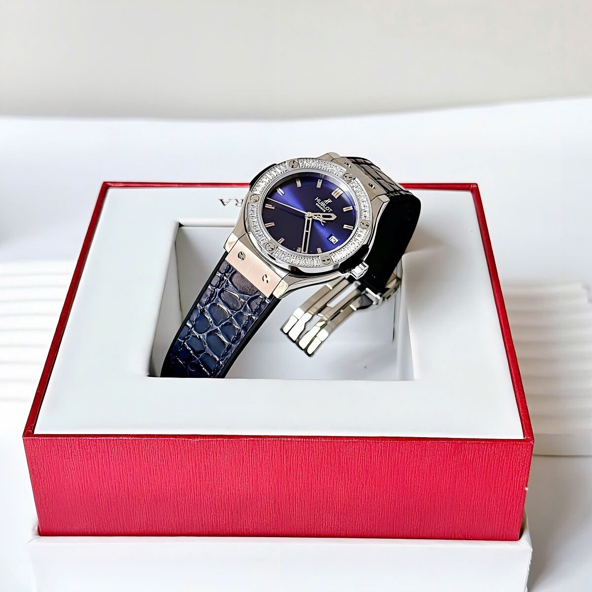 Đồng Hồ Nữ Hublot Classic Fusion Dây Cao Su Bọc Da Vân Xanh Dương Vỏ Silver 34mm