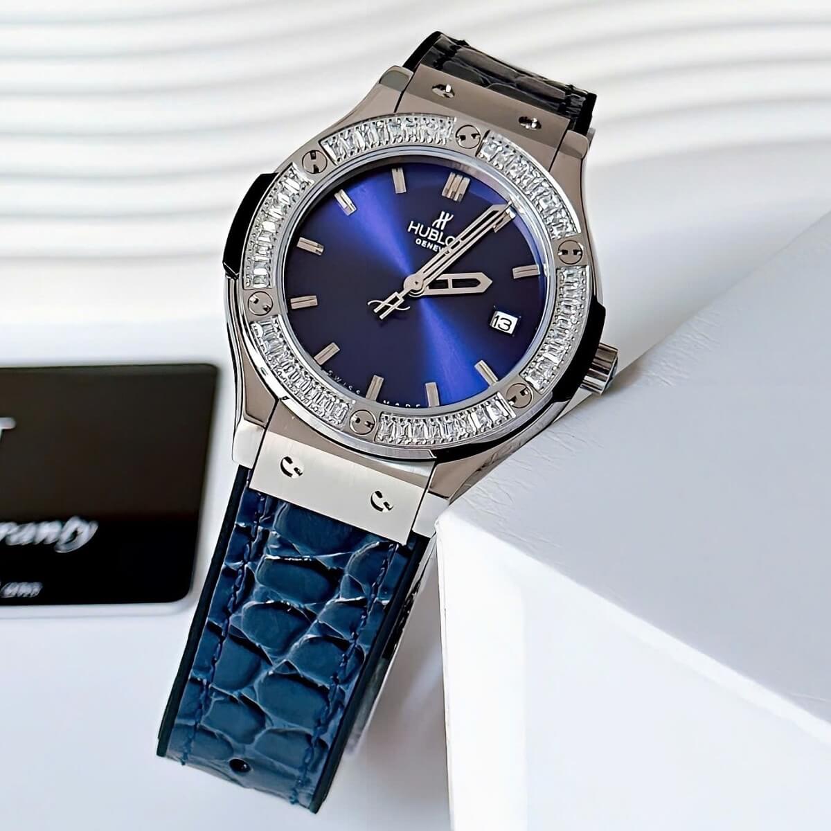 Đồng Hồ Nữ Hublot Classic Fusion Dây Cao Su Bọc Da Vân Xanh Dương Vỏ Silver 34mm