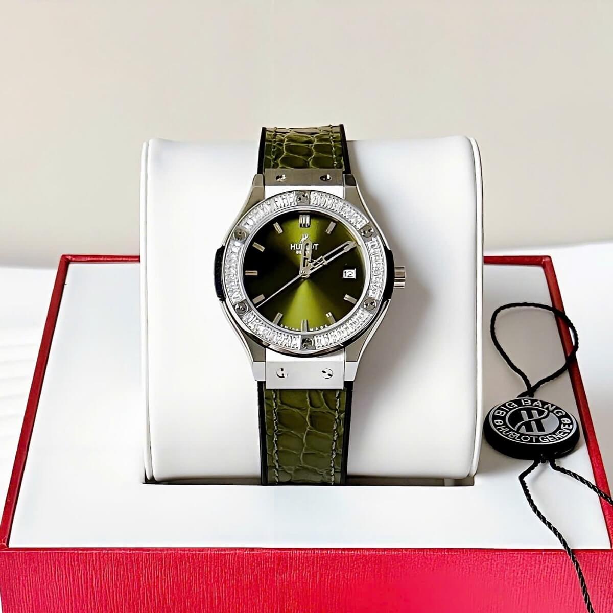 Đồng Hồ Nữ Hublot Classic Fusion Dây Cao Su Bọc Da Vân Xanh Lá Vỏ Silver 34mm
