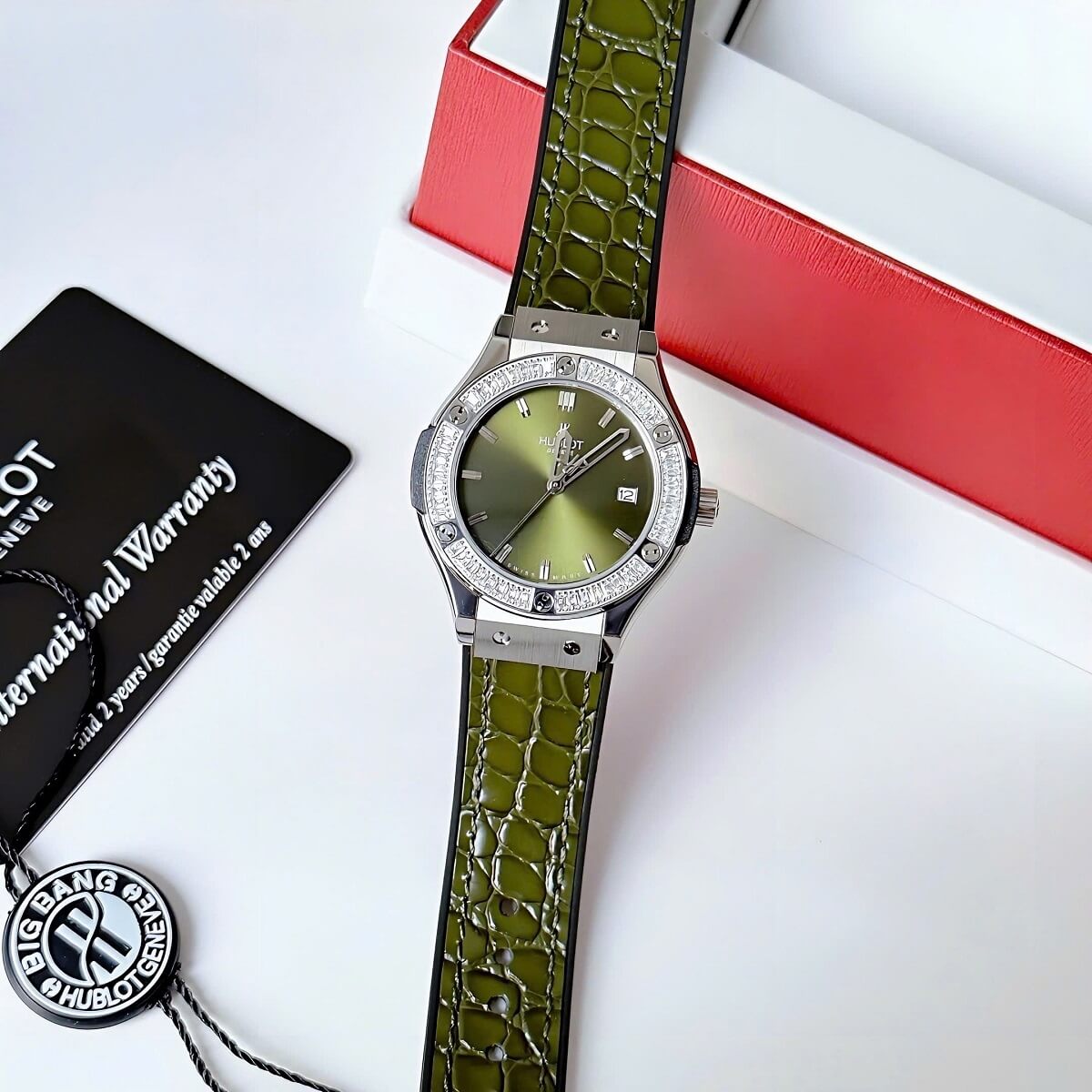 Đồng Hồ Nữ Hublot Classic Fusion Dây Cao Su Bọc Da Vân Xanh Lá Vỏ Silver 34mm