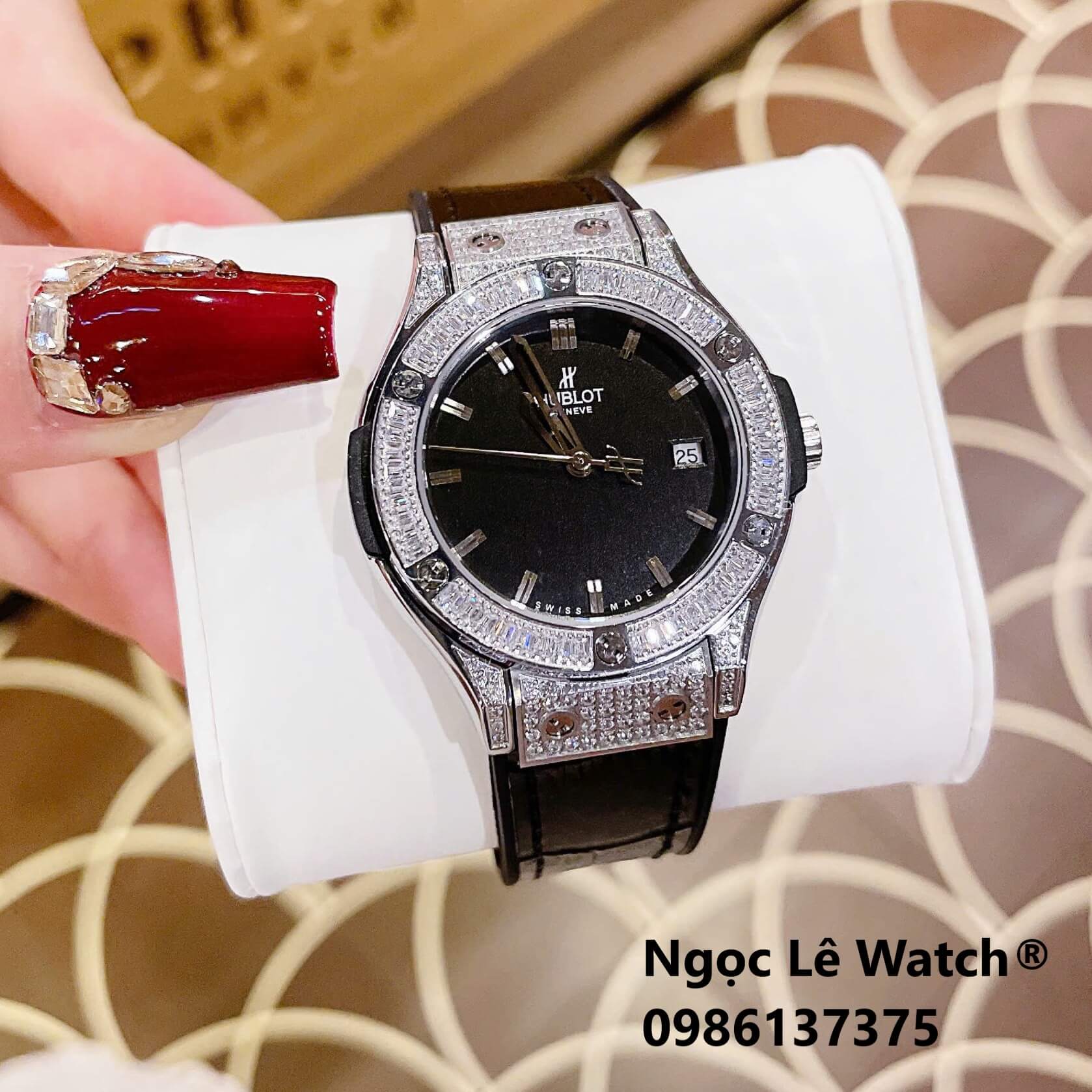 Đồng Hồ Nữ Hublot Classic Fusion Màu Đen Đính Đá Ống Vỏ Silver Size 34mm - Máy Quartz