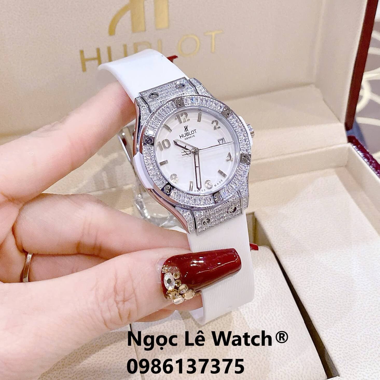Đồng Hồ Nữ Hublot Classic Fusion Màu Trắng Đính Đá Silver Size 34mm - Máy Quartz