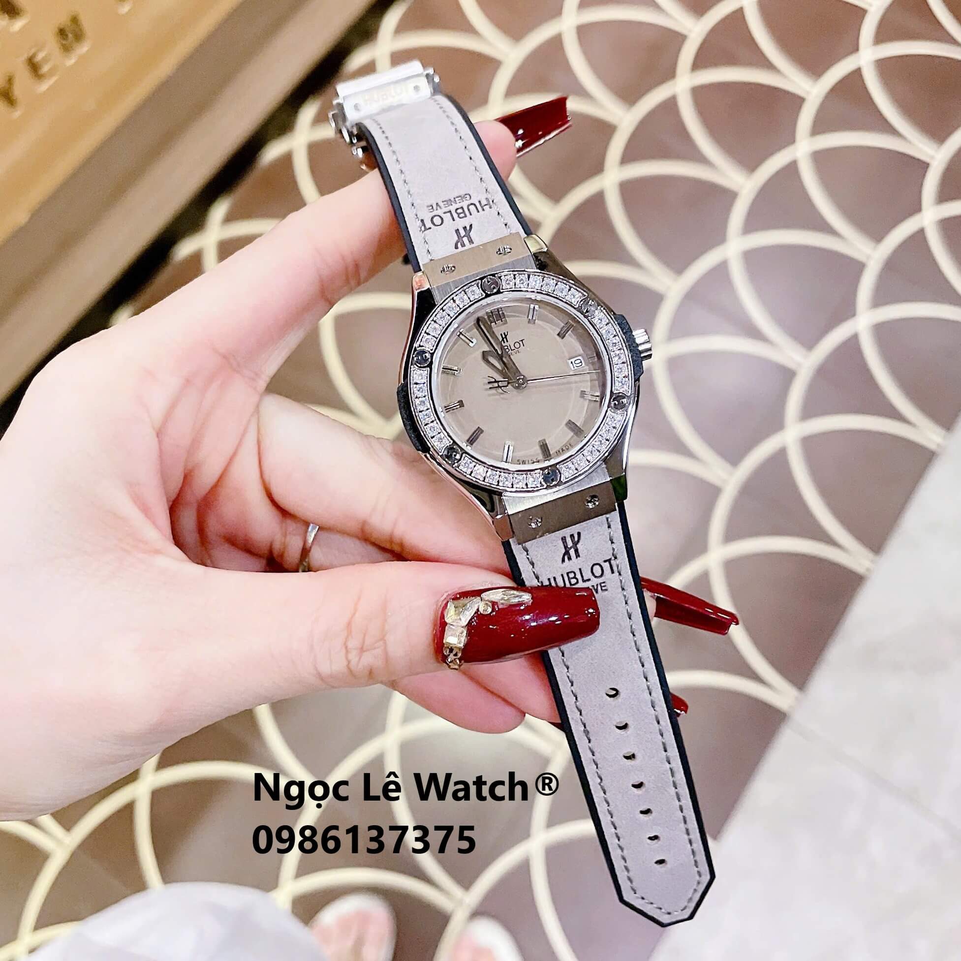 Đồng Hồ Nữ Hublot Classic Fusion Màu Xám Tro Đính Đá Vỏ Silver Size 34mm - Máy Quartz