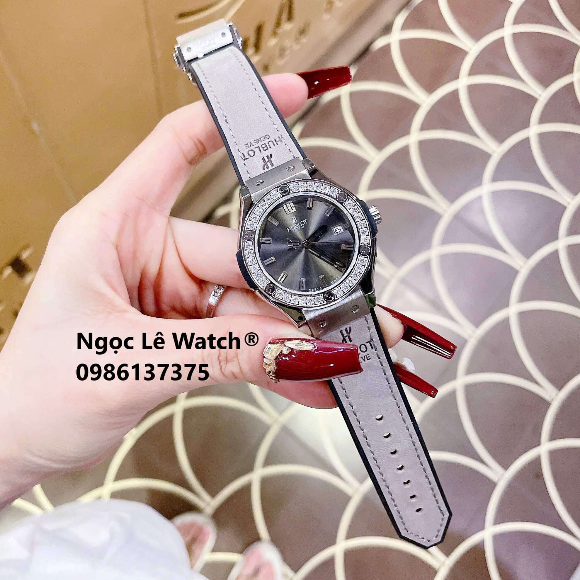 Đồng Hồ Nữ Hublot Classic Fusion Màu Xám Tro Mặt Xám Đen Đính Đá Vỏ Silver Size 34mm - Máy Quartz