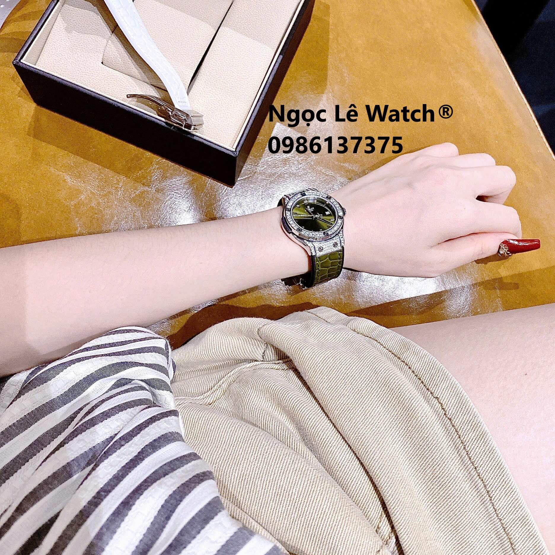 Đồng Hồ Nữ Hublot Classic Fusion Màu Xanh Rêu Đính Đá Silver Size 34mm - Máy Quartz