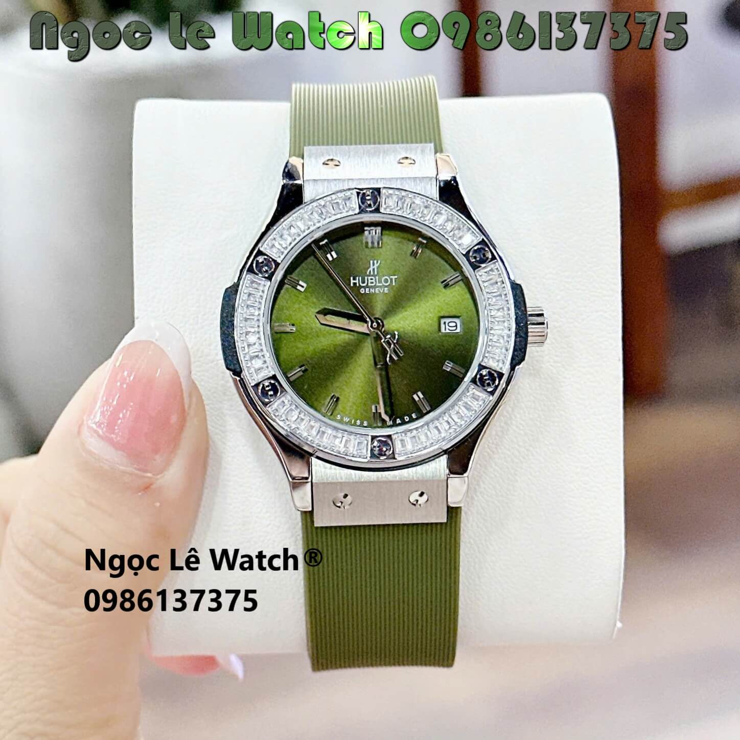 Đồng Hồ Nữ Hublot Classic Fusion Màu Xanh Rêu Đính Đá Silver Size 34mm - Máy Quartz