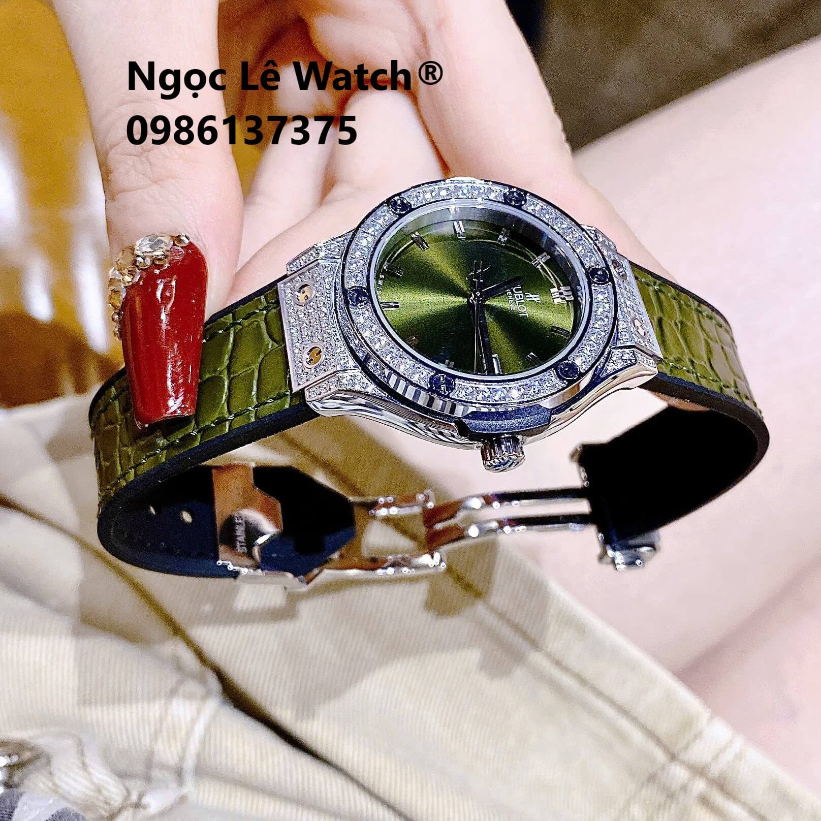 Đồng Hồ Nữ Hublot Classic Fusion Màu Xanh Rêu Đính Đá Silver Size 34mm - Máy Quartz