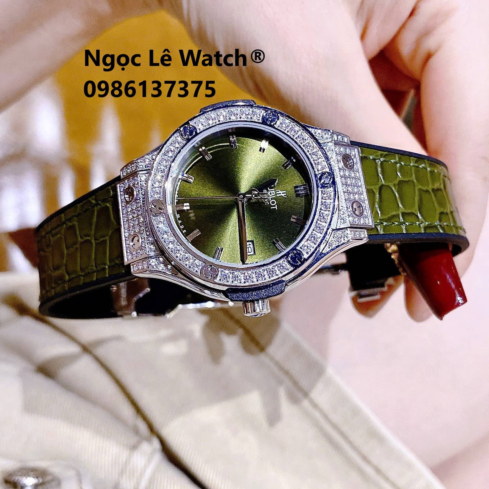 Đồng Hồ Nữ Hublot Classic Fusion Màu Xanh Rêu Đính Đá Silver Size 34mm - Máy Quartz