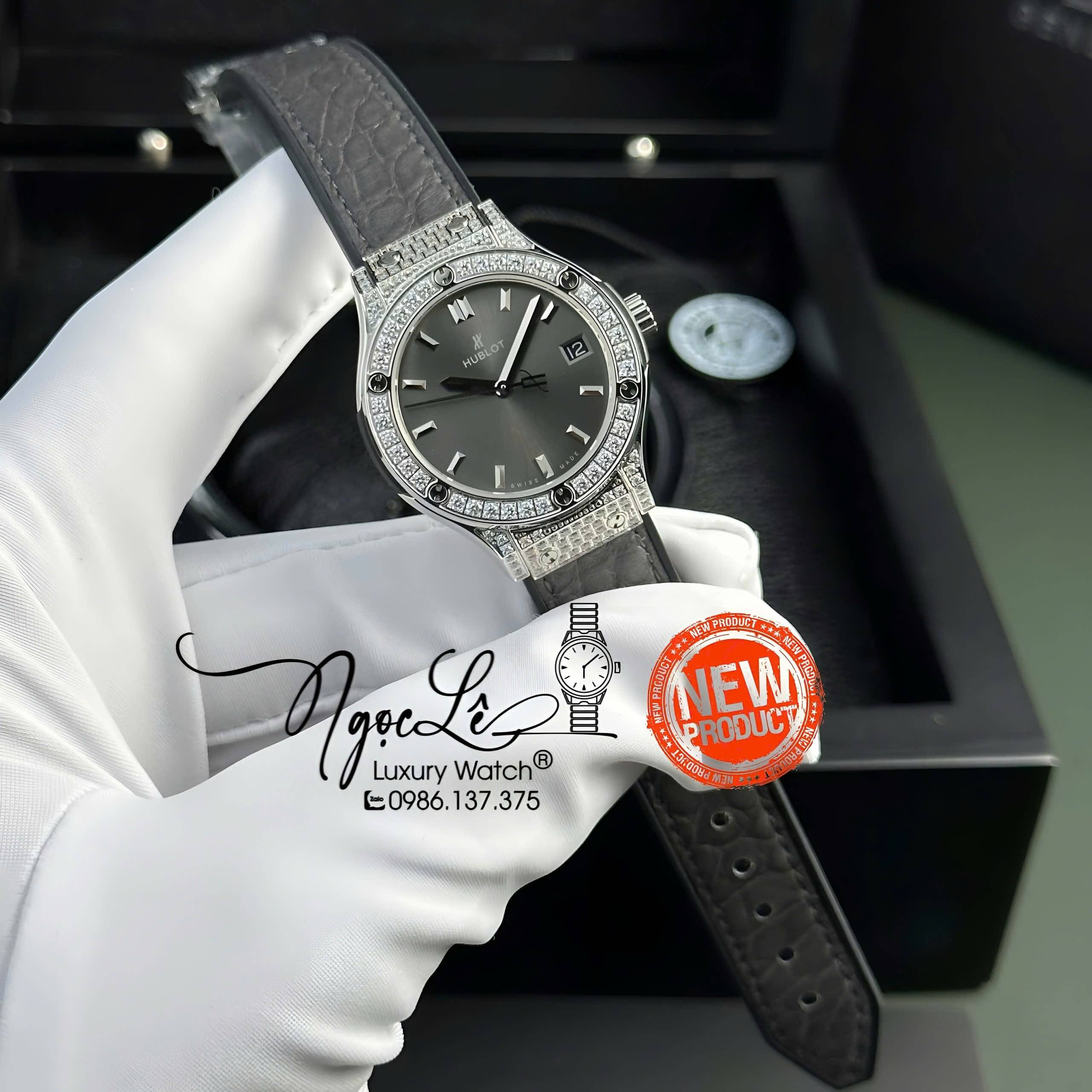 Đồng Hồ Nữ Hublot Classic Fusion Titanium Màu Xám Viền Đá CZ Dây Da Replica Size 31mm