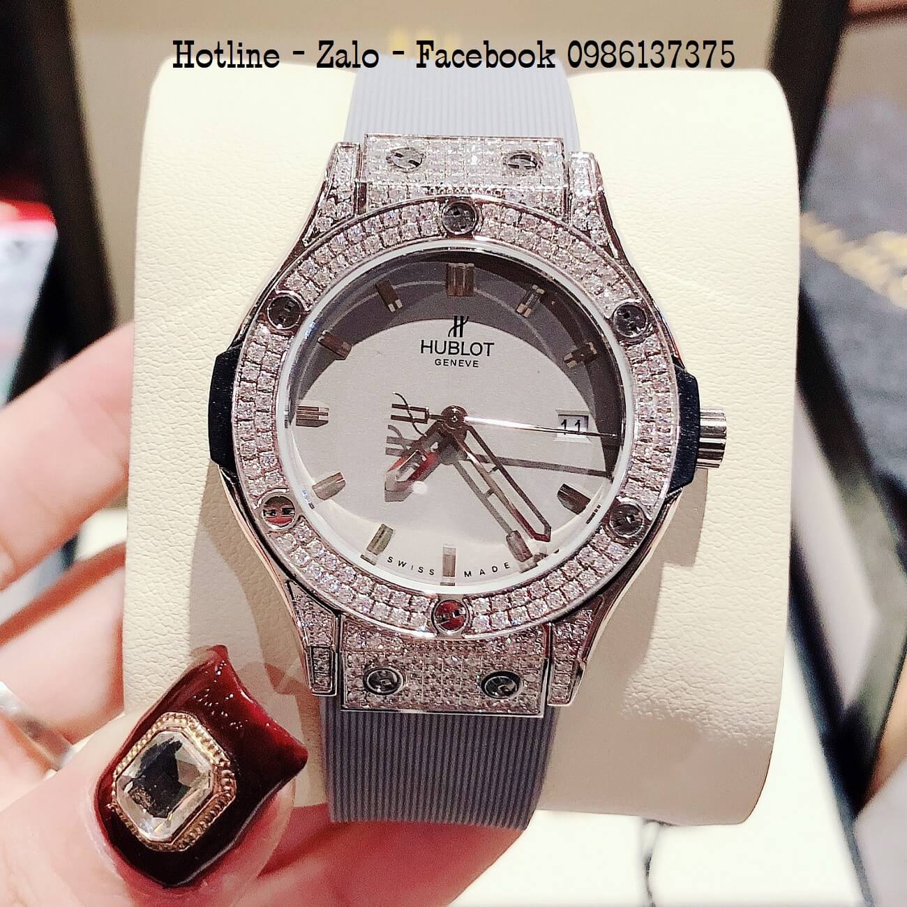 Đồng Hồ Nữ Hublot Đính Đá Silicon Xám 34mm - Silver