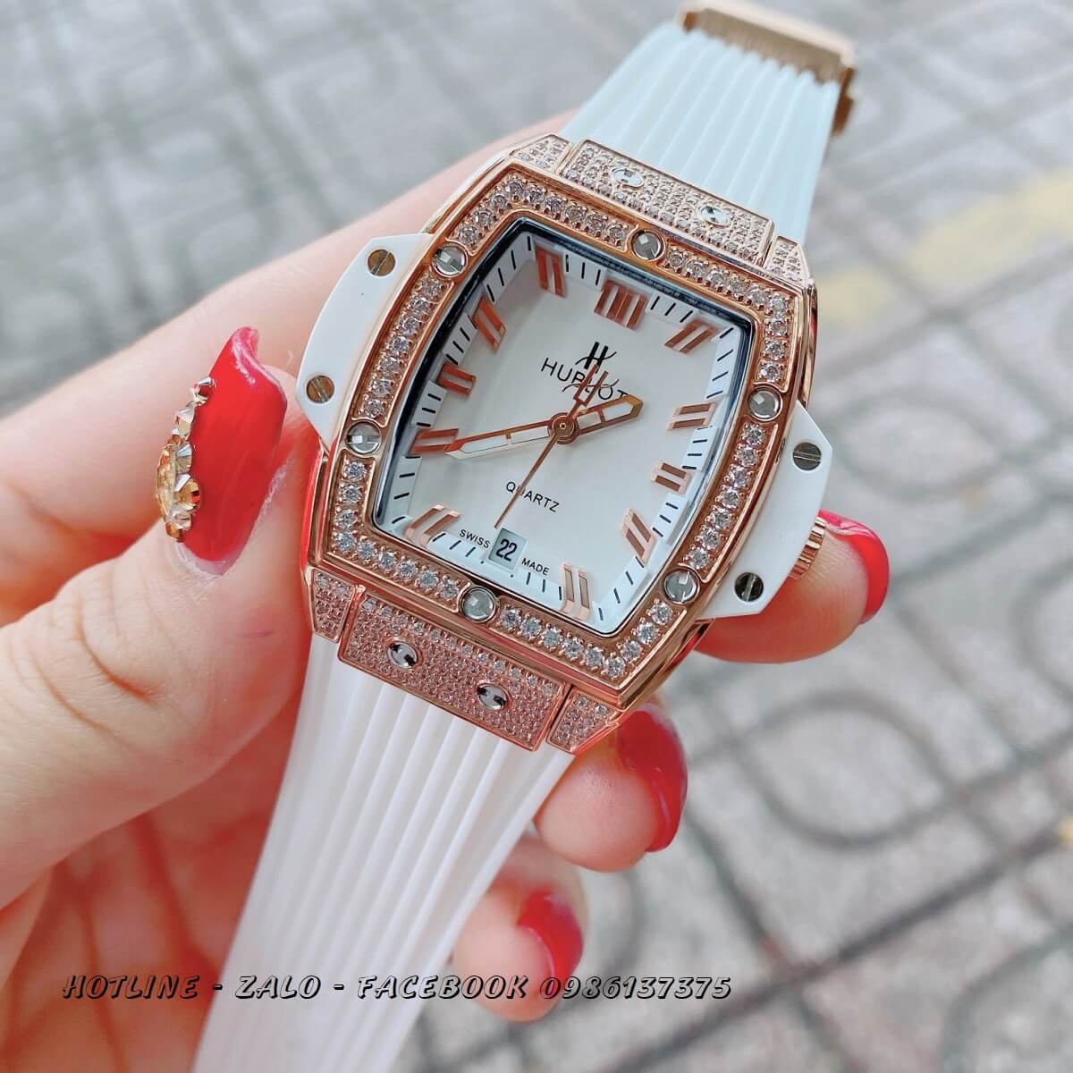 Đồng Hồ Nữ Hublot Spirit Trắng Đính Đá 39mm Rose Gold