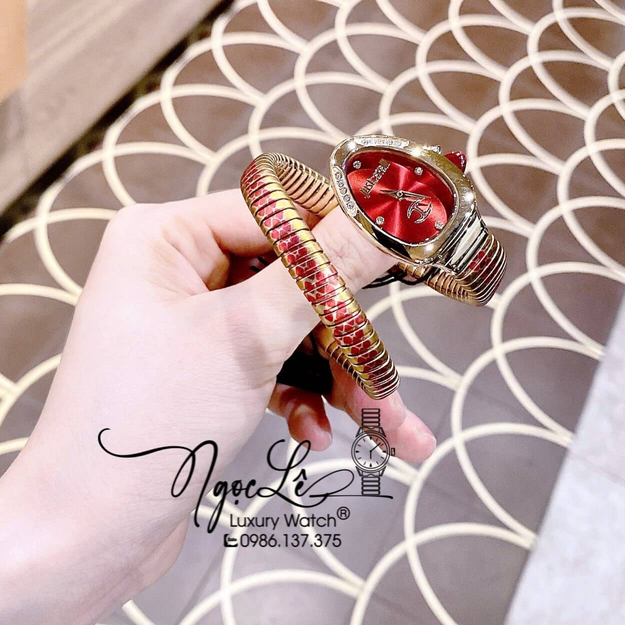Đồng Hồ Nữ Just Cavalli Rắn Quấn Vòng Dây Kim Loại Màu Vàng Mix Đỏ Size 23mm