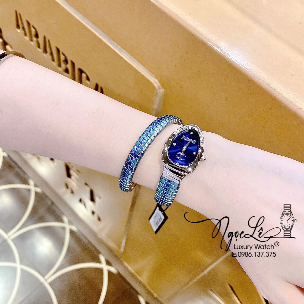 Đồng Hồ Nữ Just Cavalli Rắn Quấn Vòng Dây Kim Loại Màu Xanh Coban Size 23mm