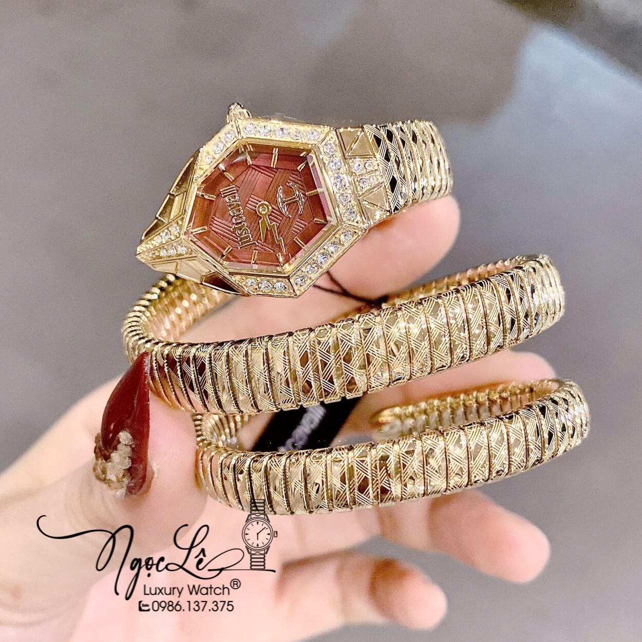 Đồng Hồ Nữ Just Cavalli Rắn Quấn Vòng Màu Vàng Gold Mặt Đỏ Lì Size 23mm