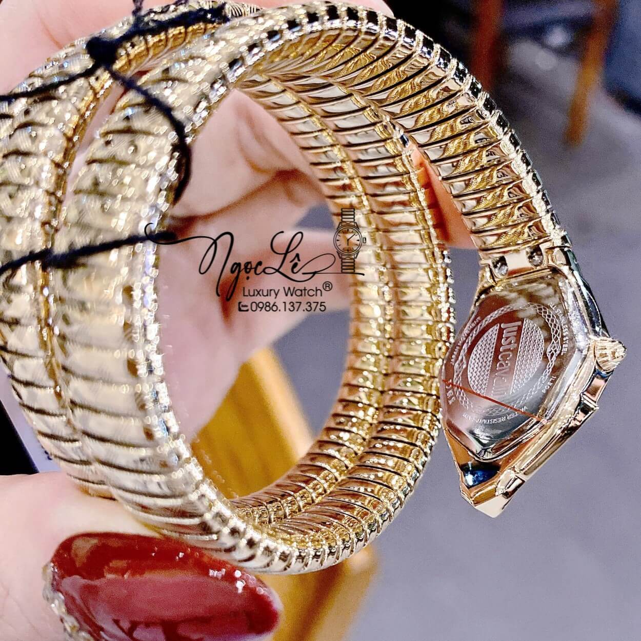 Đồng Hồ Nữ Just Cavalli Rắn Quấn Vòng Màu Vàng Gold Mặt Đỏ Lì Size 23mm