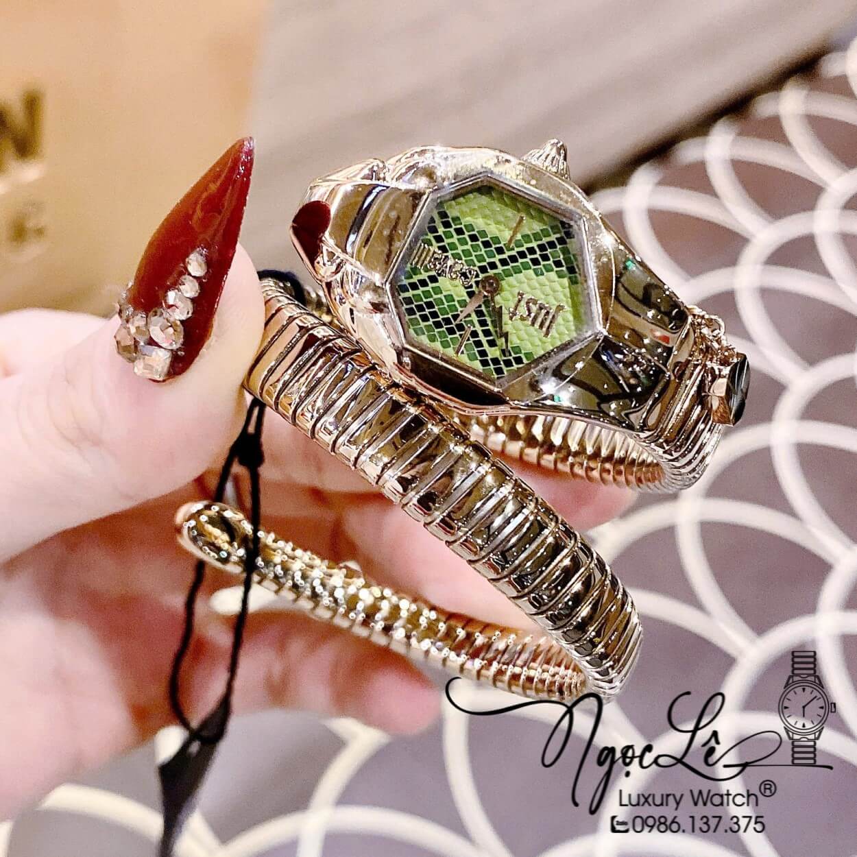 Đồng Hồ Nữ Just Cavalli Rắn Quấn Vòng Màu Vàng Gold Mặt Xanh Lá Size 23mm