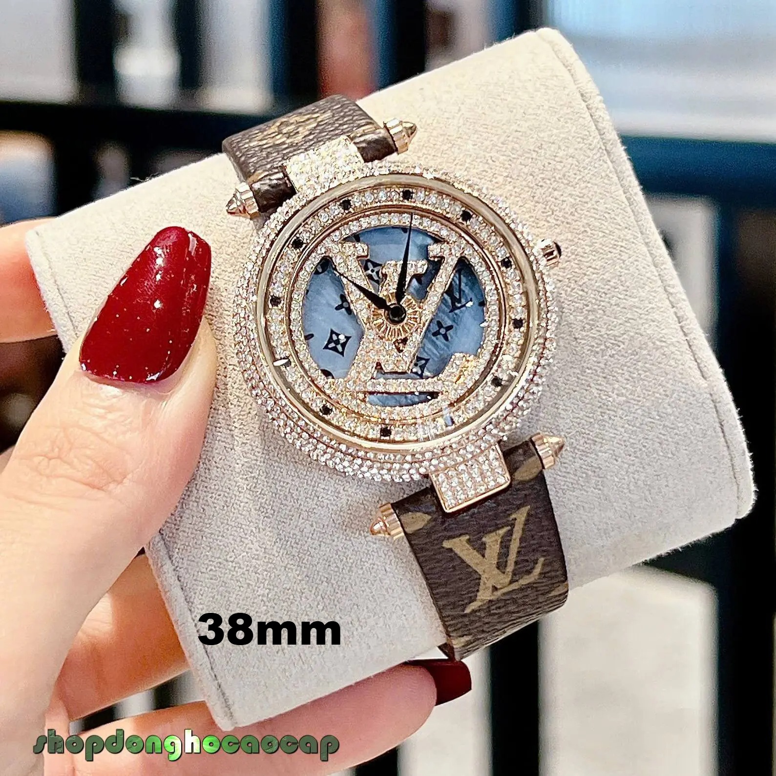 Đồng Hồ Nữ Louis Vuitton Dây Da Nâu Logo Mặt LV Xoay Đính Đá Size 38mm - Vỏ Rose