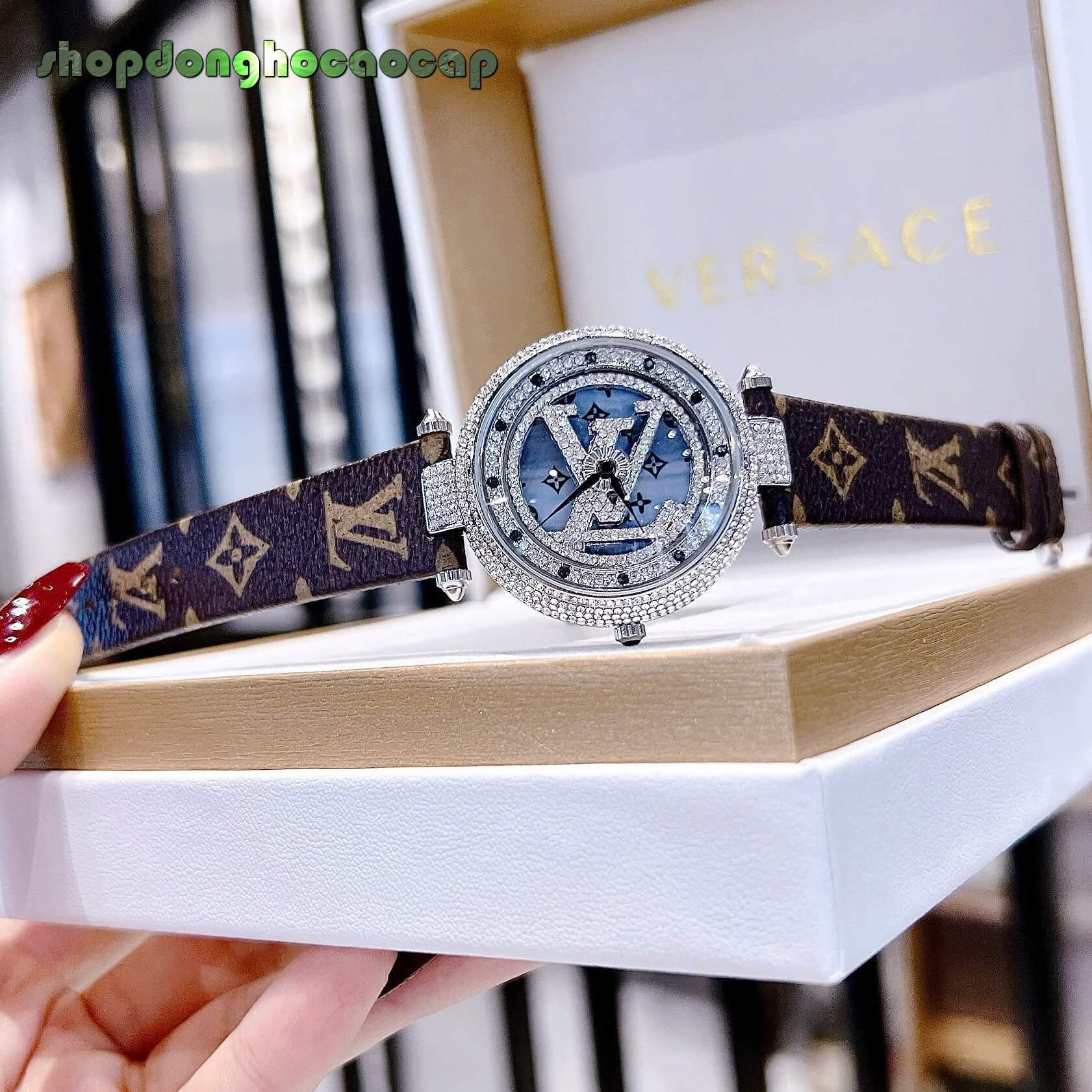 Đồng Hồ Nữ Louis Vuitton Dây Da Nâu Logo Mặt LV Xoay Đính Đá Size 38mm - Vỏ Silver