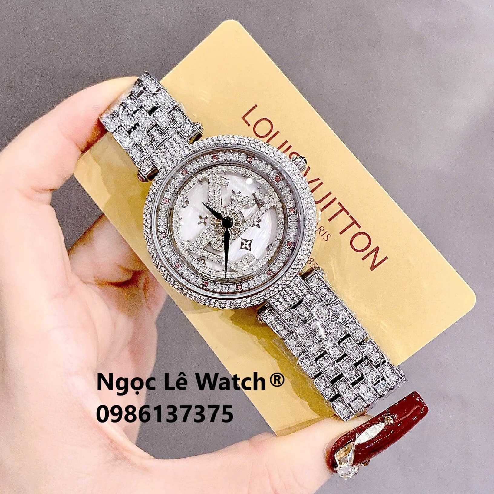 Đồng Hồ Nữ Louis Vuitton Dây Kim Loại Đính Đá Mặt Xoay Cao Cấp Size 38mm - Quartz