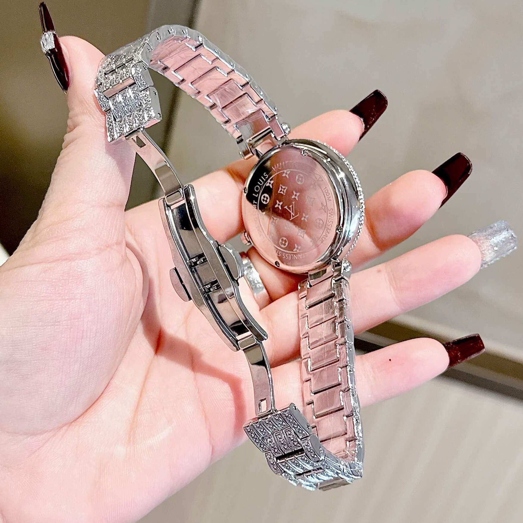 Đồng Hồ Nữ LV Mặt Xoay Đính Đá Mặt Và Dây Silver Sang Trọng Size 38mm Quartz