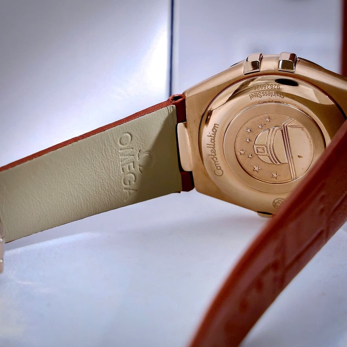 Đồng Hồ Nữ Omega Constellation Dây Da Đỏ Kính Sapphire Vỏ Rose Size 34mm
