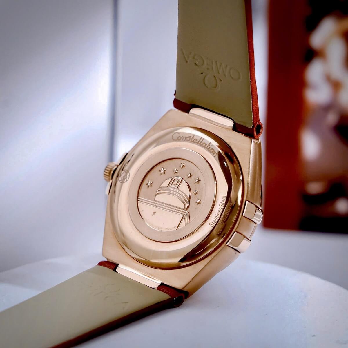 Đồng Hồ Nữ Omega Constellation Dây Da Đỏ Kính Sapphire Vỏ Rose Size 34mm