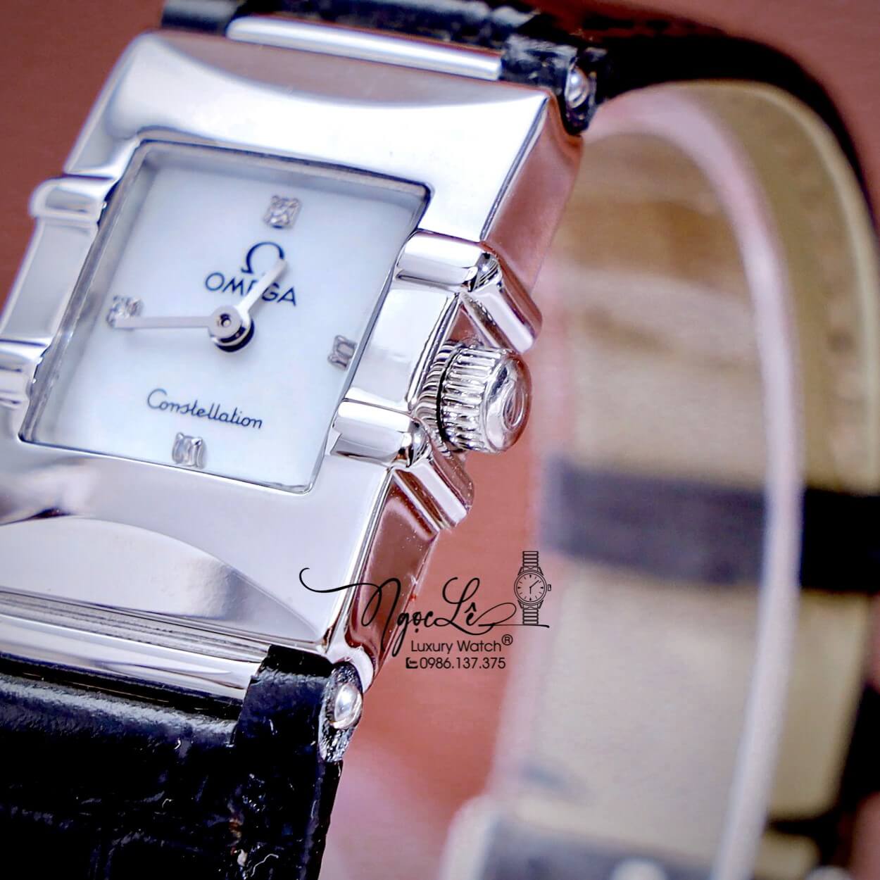 Đồng Hồ Nữ Omega Constellation Dây Da Màu Đen Mặt Vuông Trắng Niềng Trơn Size 22x28mm - Quartz Japan