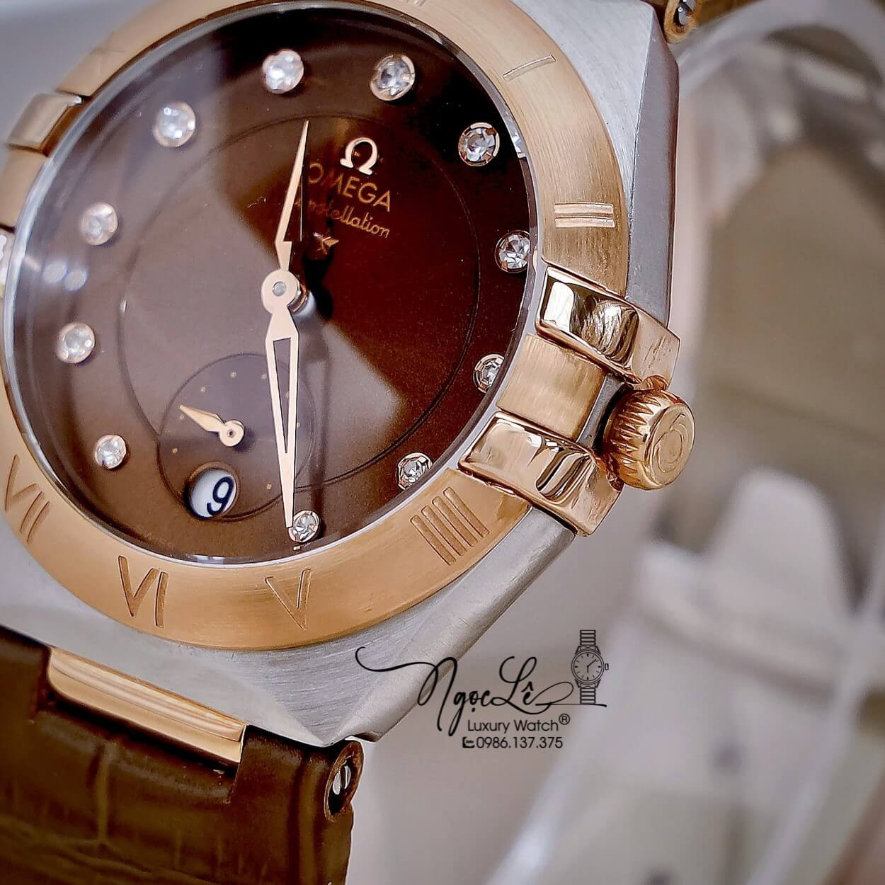 Đồng Hồ Nữ Omega Constellation Dây Da Nâu Vỏ Demi Rose Niềng Trơn Size 34mm - Quartz Japan